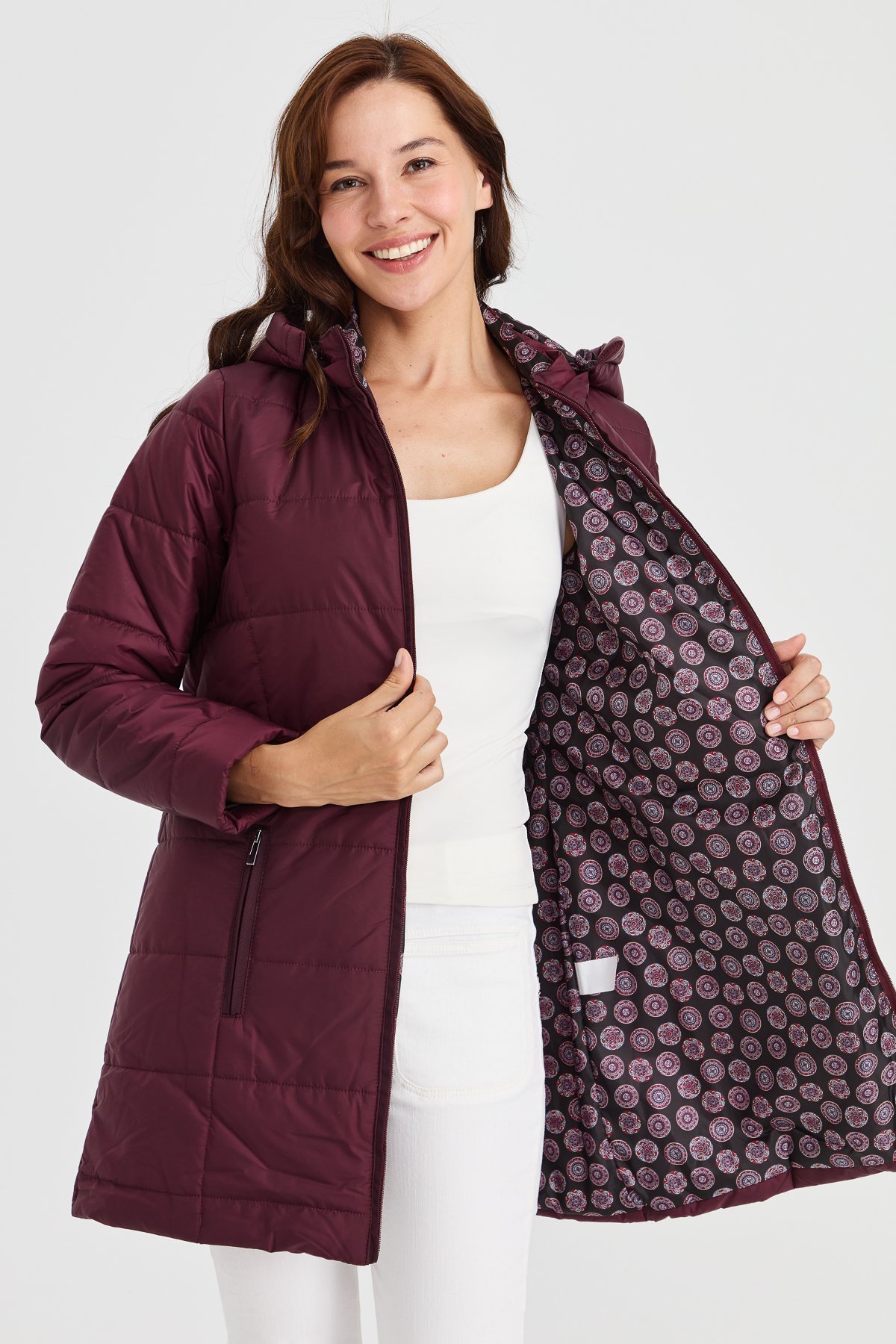 23402Kadın Astarı Desenli Araboy Kapitone Kaban Bordo