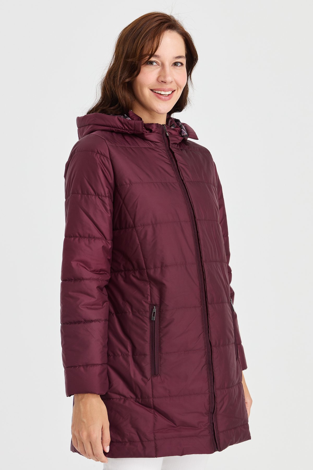 23402Kadın Astarı Desenli Araboy Kapitone Kaban Bordo