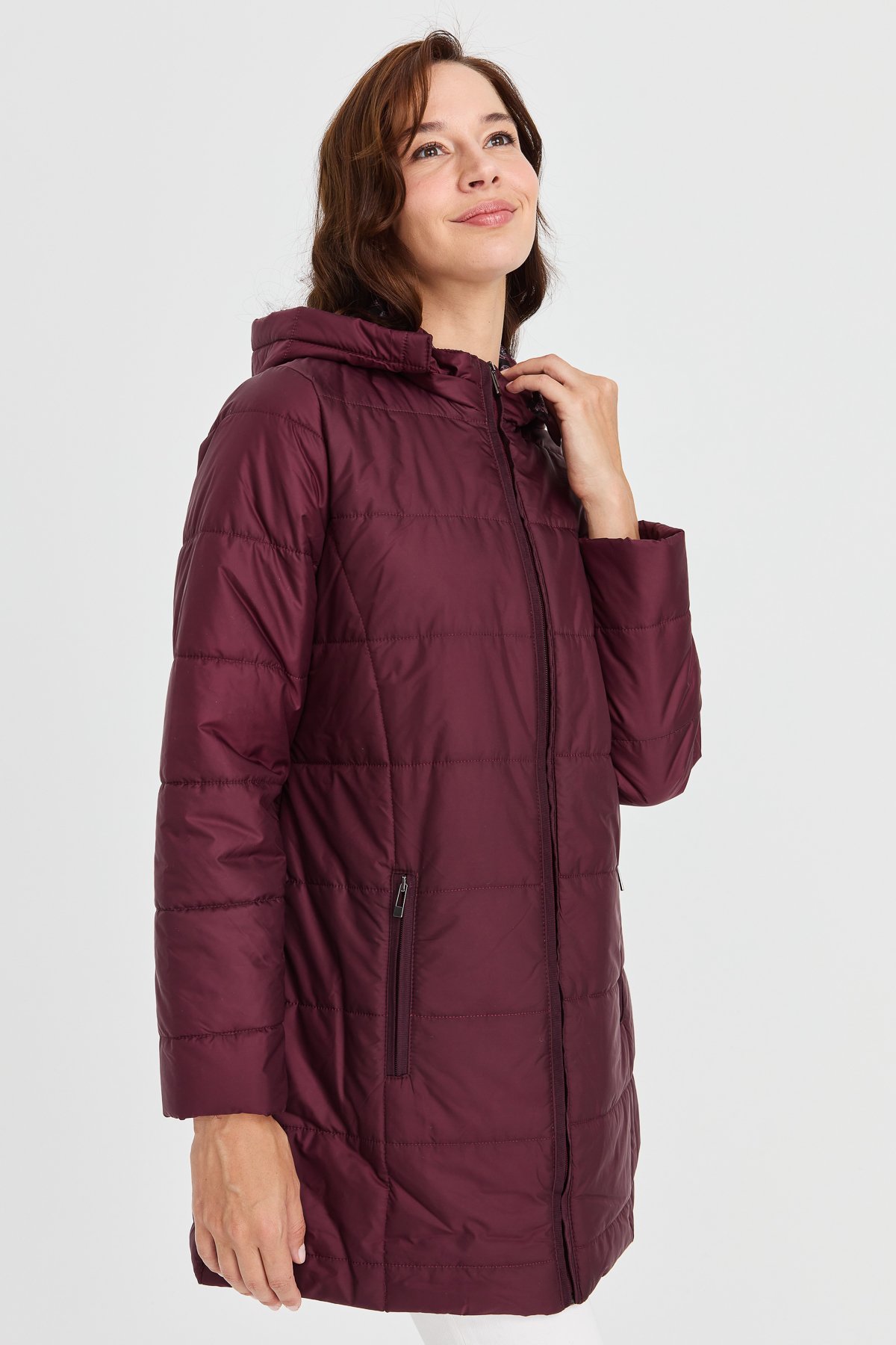 23402Kadın Astarı Desenli Araboy Kapitone Kaban Bordo