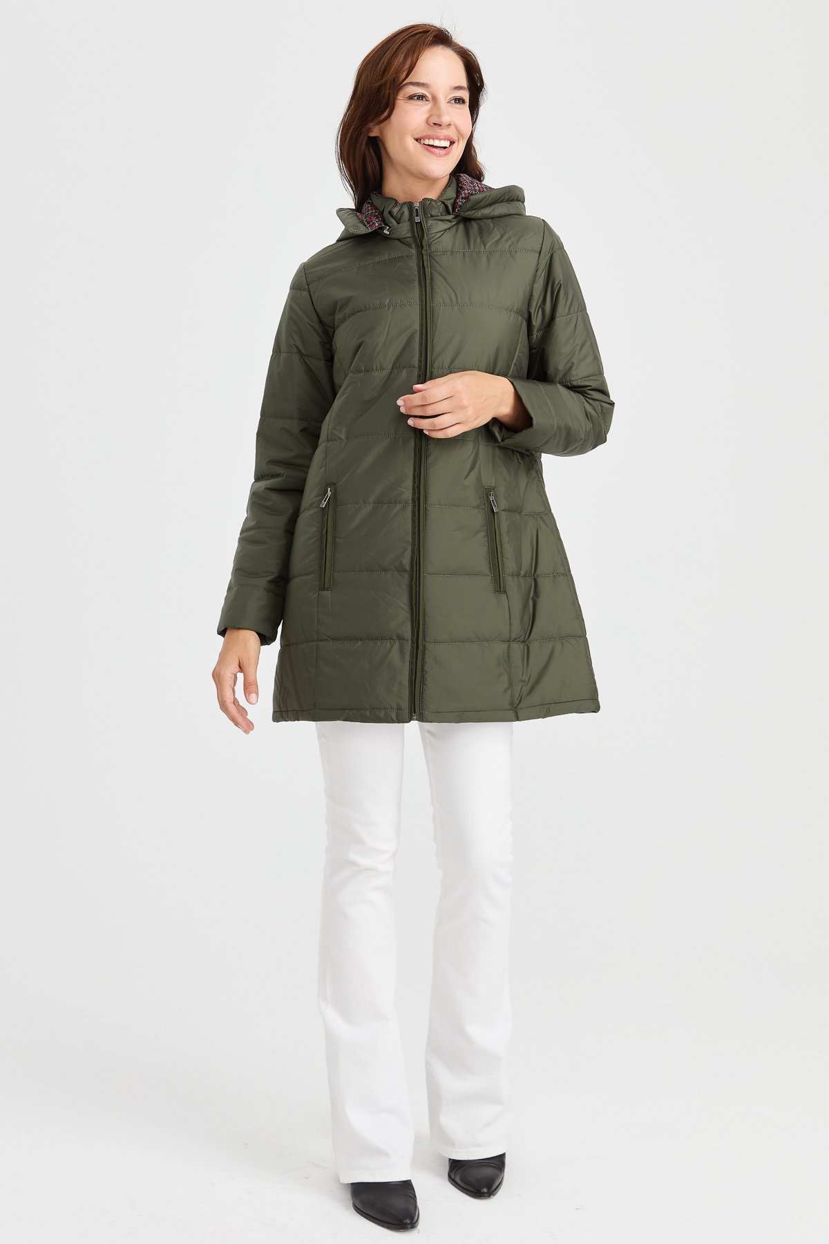 23402Kadın Astarı Desenli Araboy Kapitone Kaban Haki