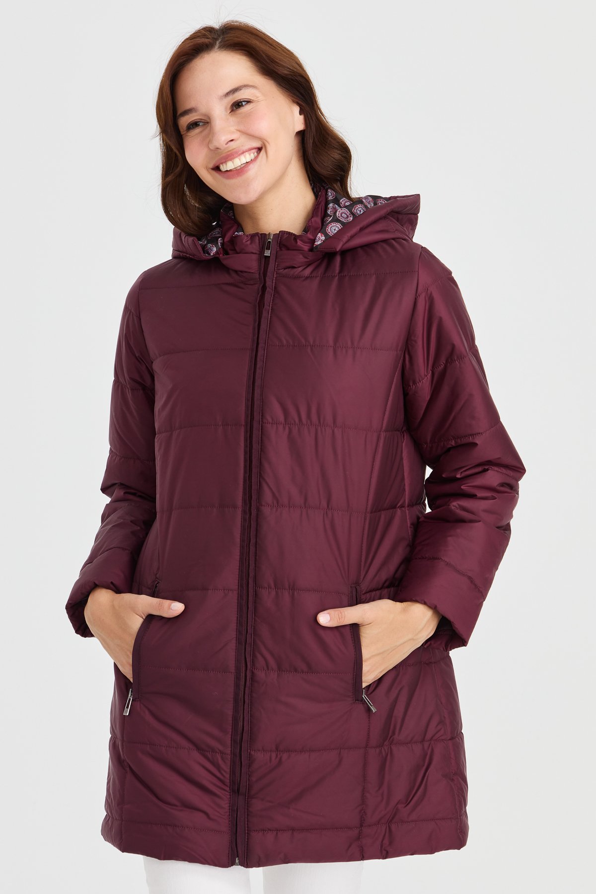 23402Kadın Astarı Desenli Araboy Kapitone Kaban Bordo