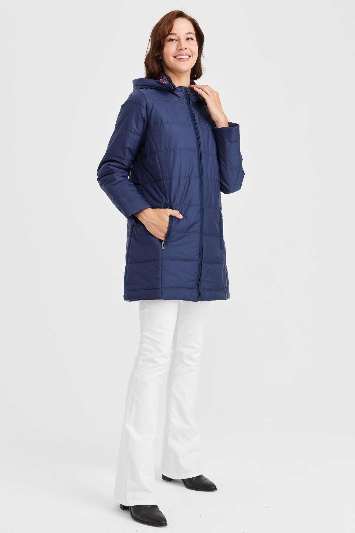 23402Kadın Astarı Desenli Araboy Kapitone Kaban Lacivert