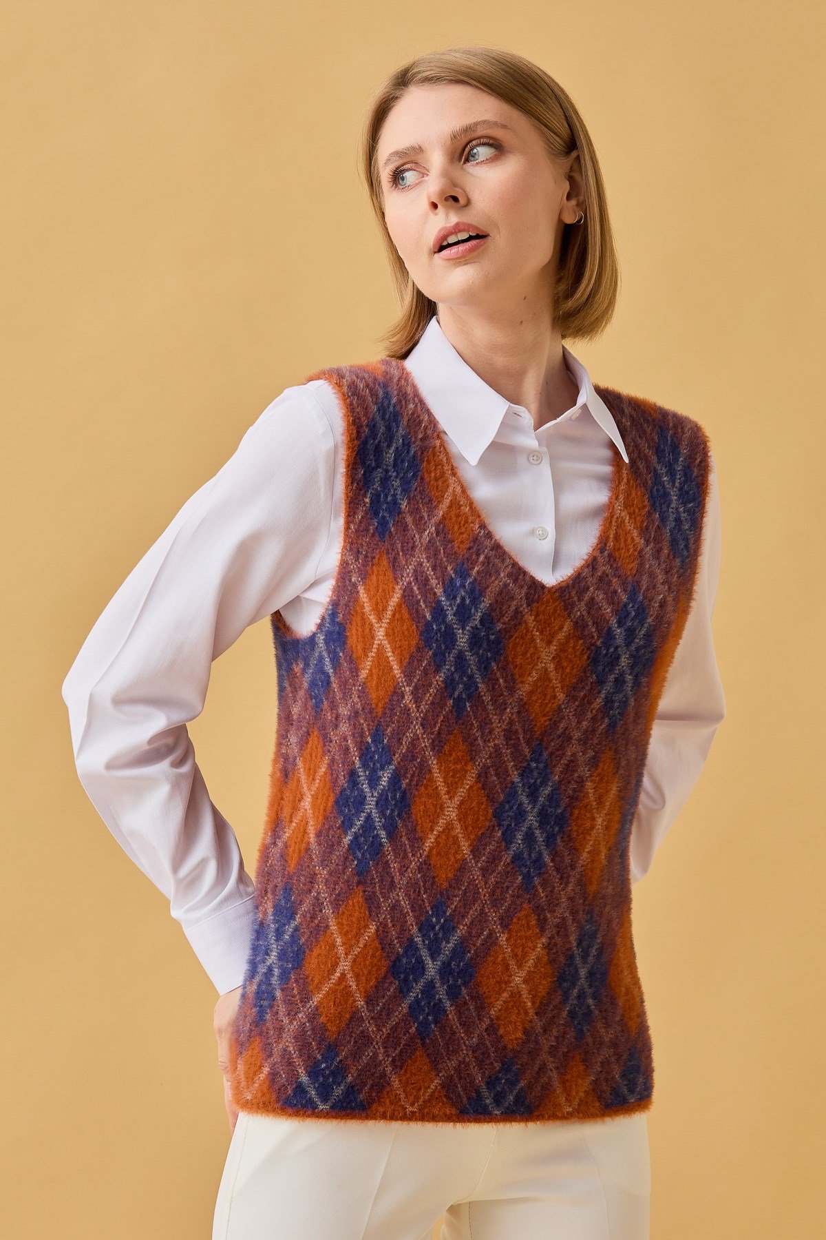 22266Kadın Baklava Desenli Süveter 2