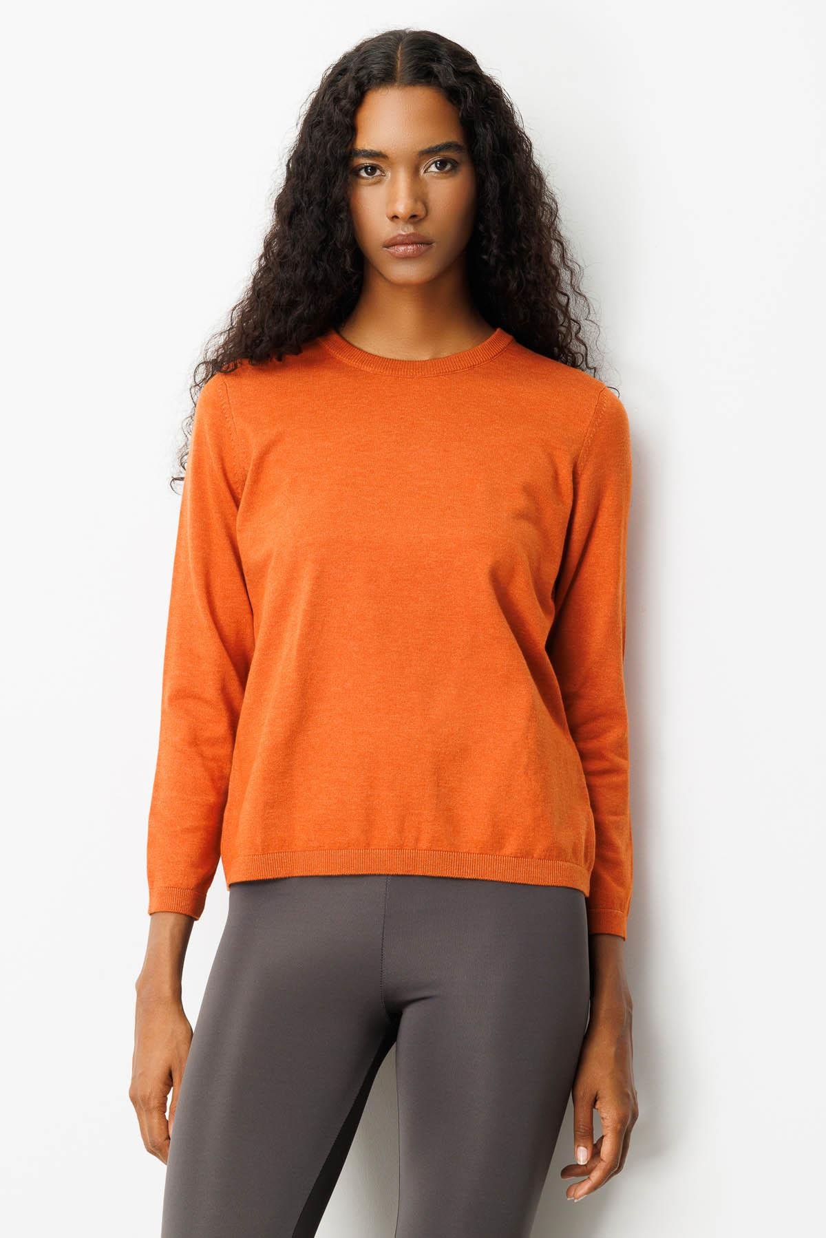 22308Kadın Basic Sıfır Yaka Kazak Turuncu