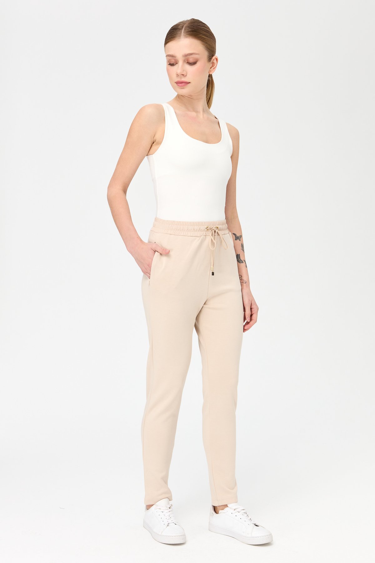 KMK23002Kadın Beli Bağcıklı Cepli Eşofman Pantolon Bej