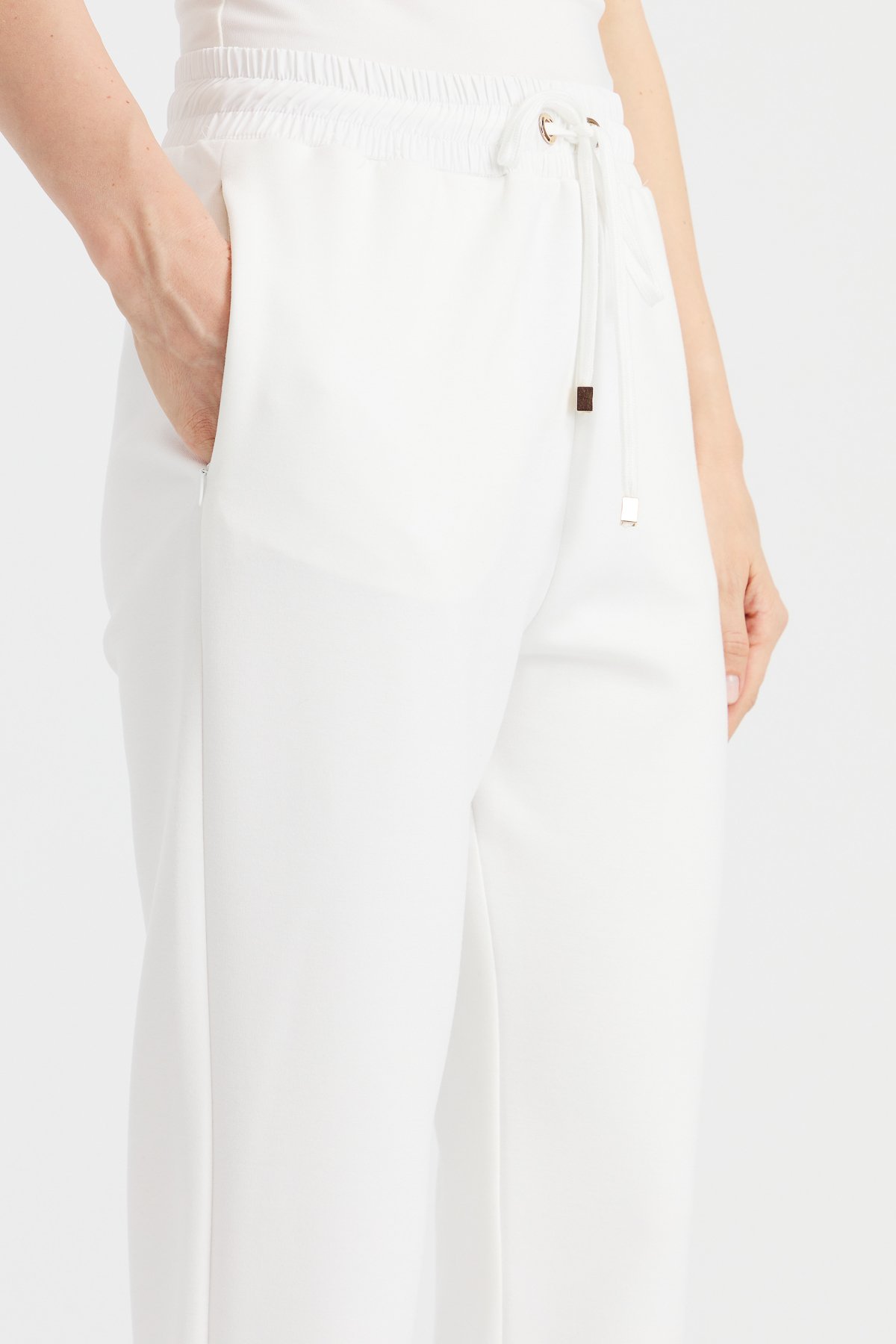 KMK23002Kadın Beli Bağcıklı Cepli Eşofman Pantolon Beyaz