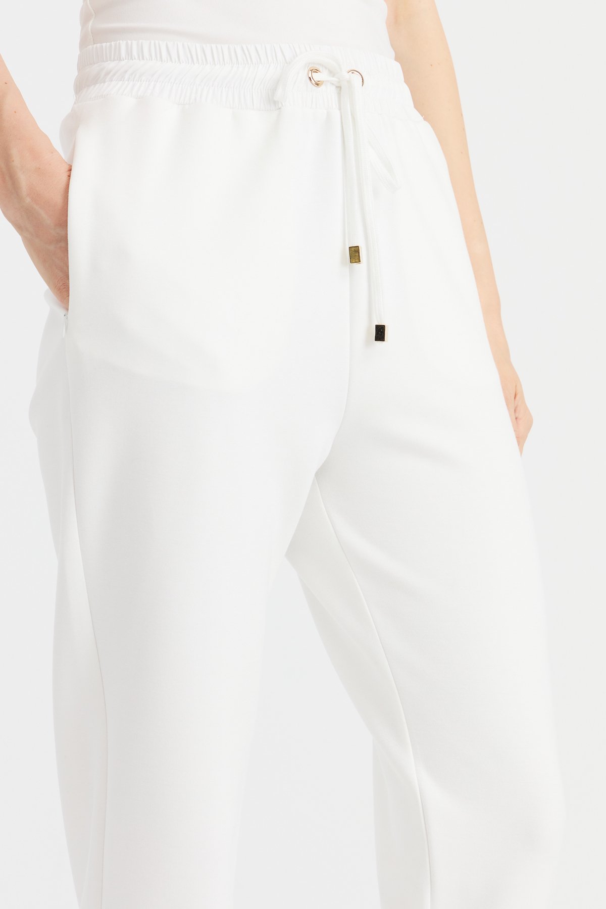 KMK23002Kadın Beli Bağcıklı Cepli Eşofman Pantolon Beyaz