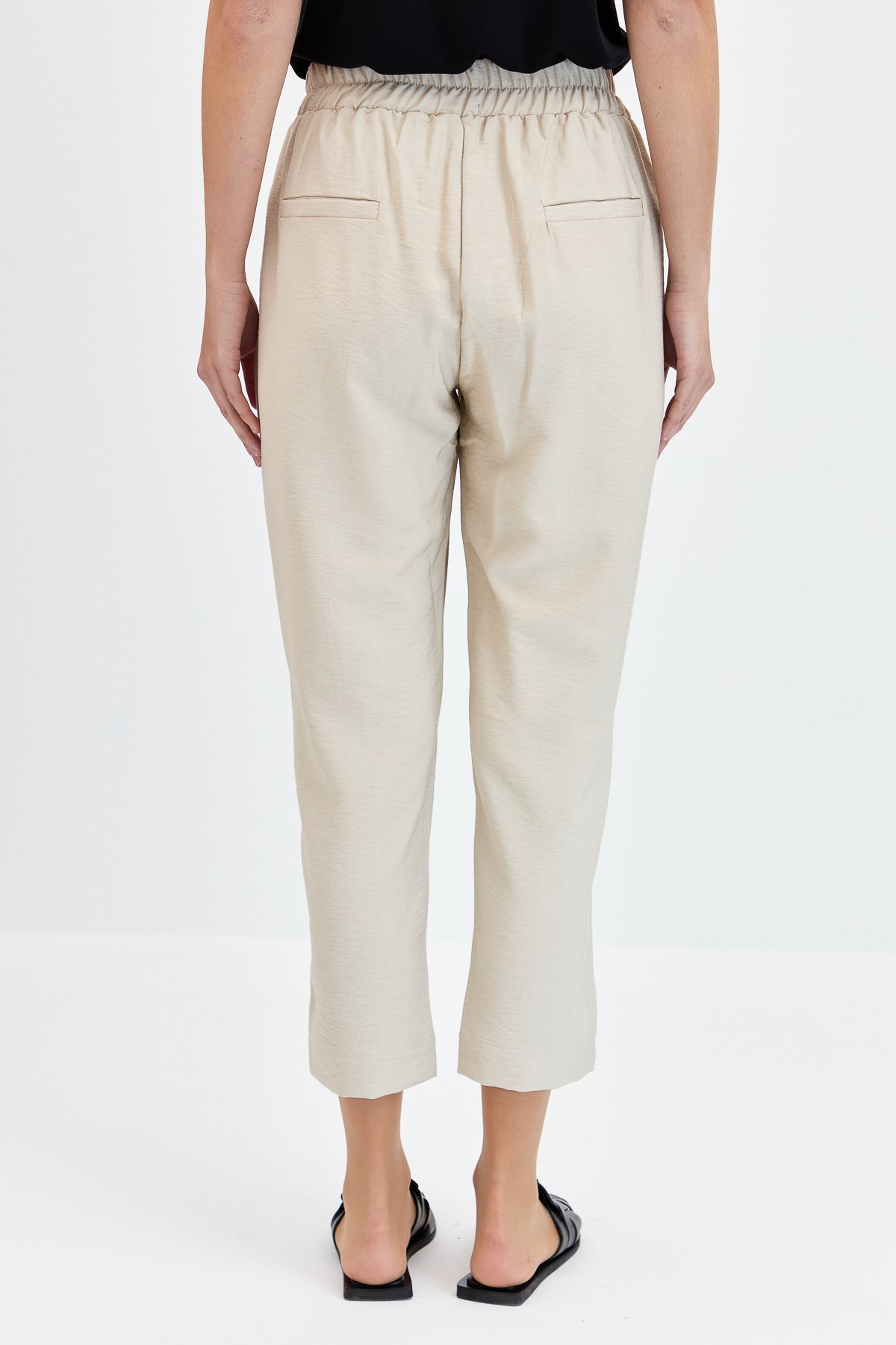 KMYPT04Kadın Beli Lastikli Yan Cepli Havuç Kesim Keten Pantolon Bej