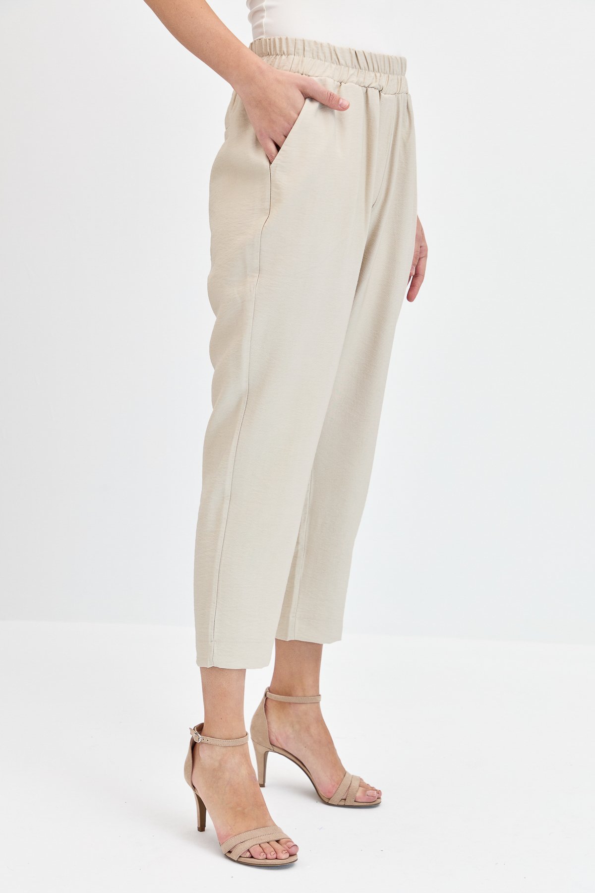 KMYPT04Kadın Beli Lastikli Yan Cepli Havuç Kesim Keten Pantolon Bej