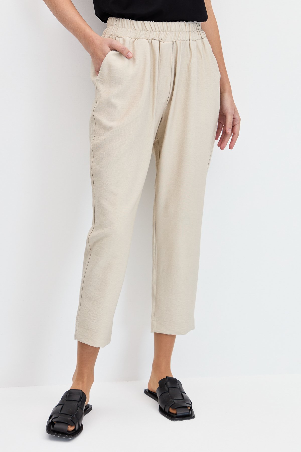 KMYPT04Kadın Beli Lastikli Yan Cepli Havuç Kesim Keten Pantolon Bej