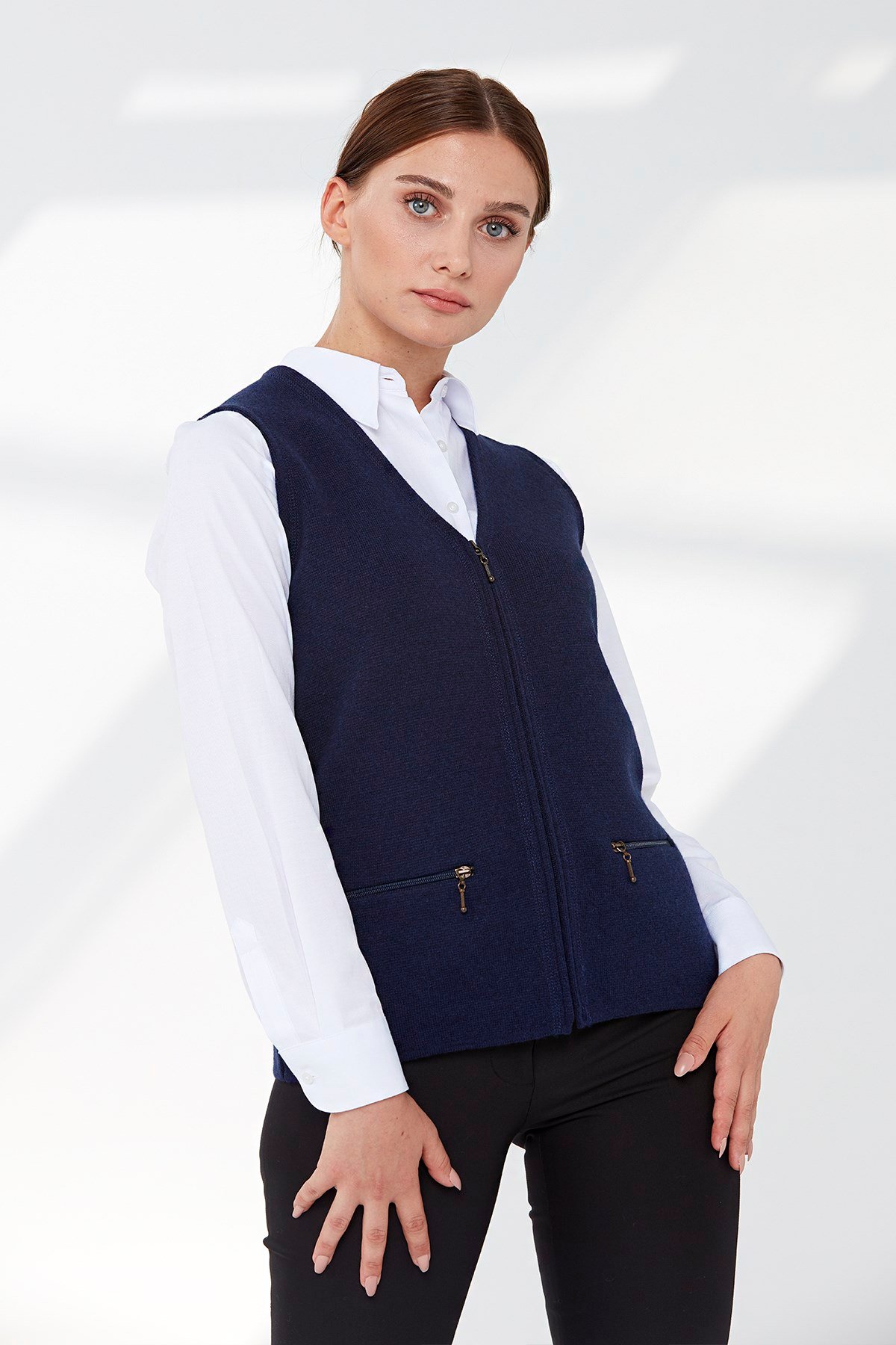 21003Kadın Çelik Örgü Cebi Fermuarlı Düz Triko Yelek Y.A.Lacivert