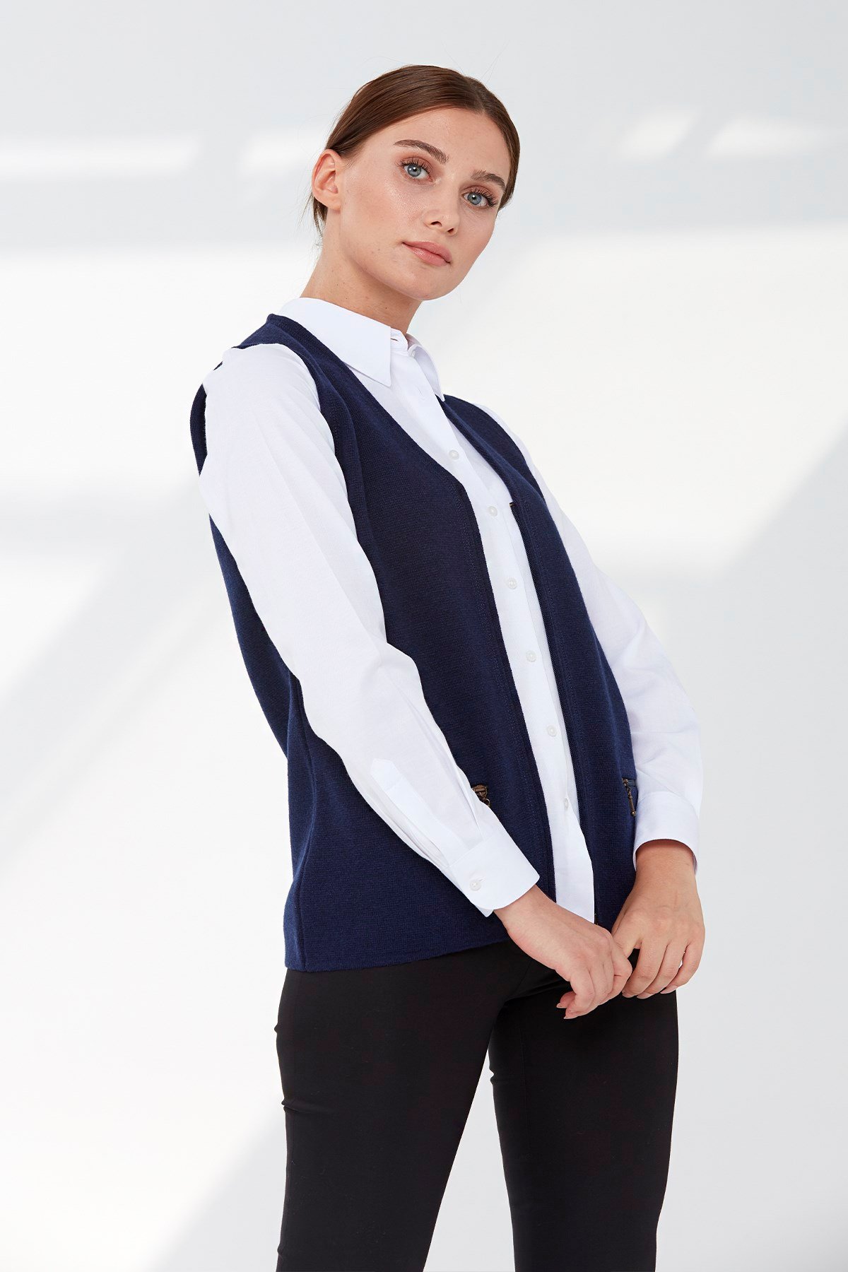 21003Kadın Çelik Örgü Cebi Fermuarlı Düz Triko Yelek Y.A.Lacivert