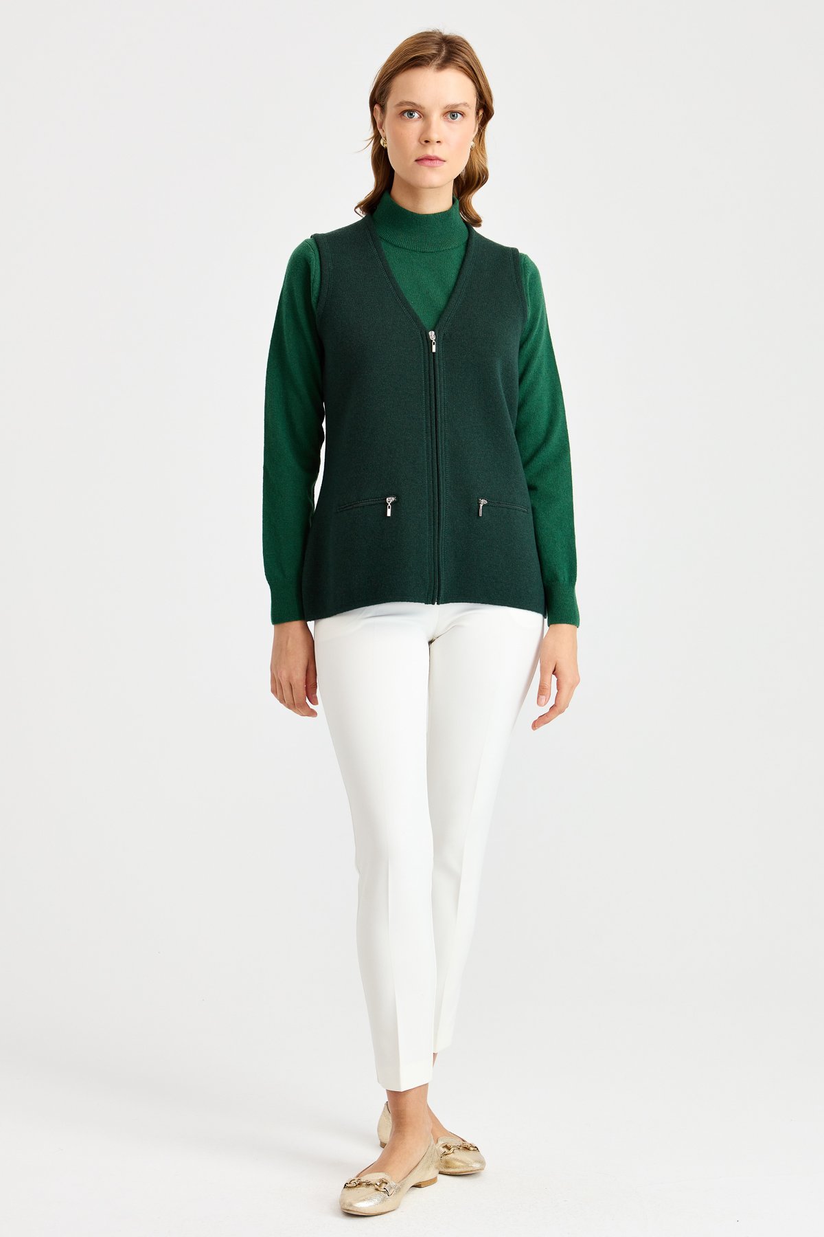 22003Женский шерстяной жилет зеленый