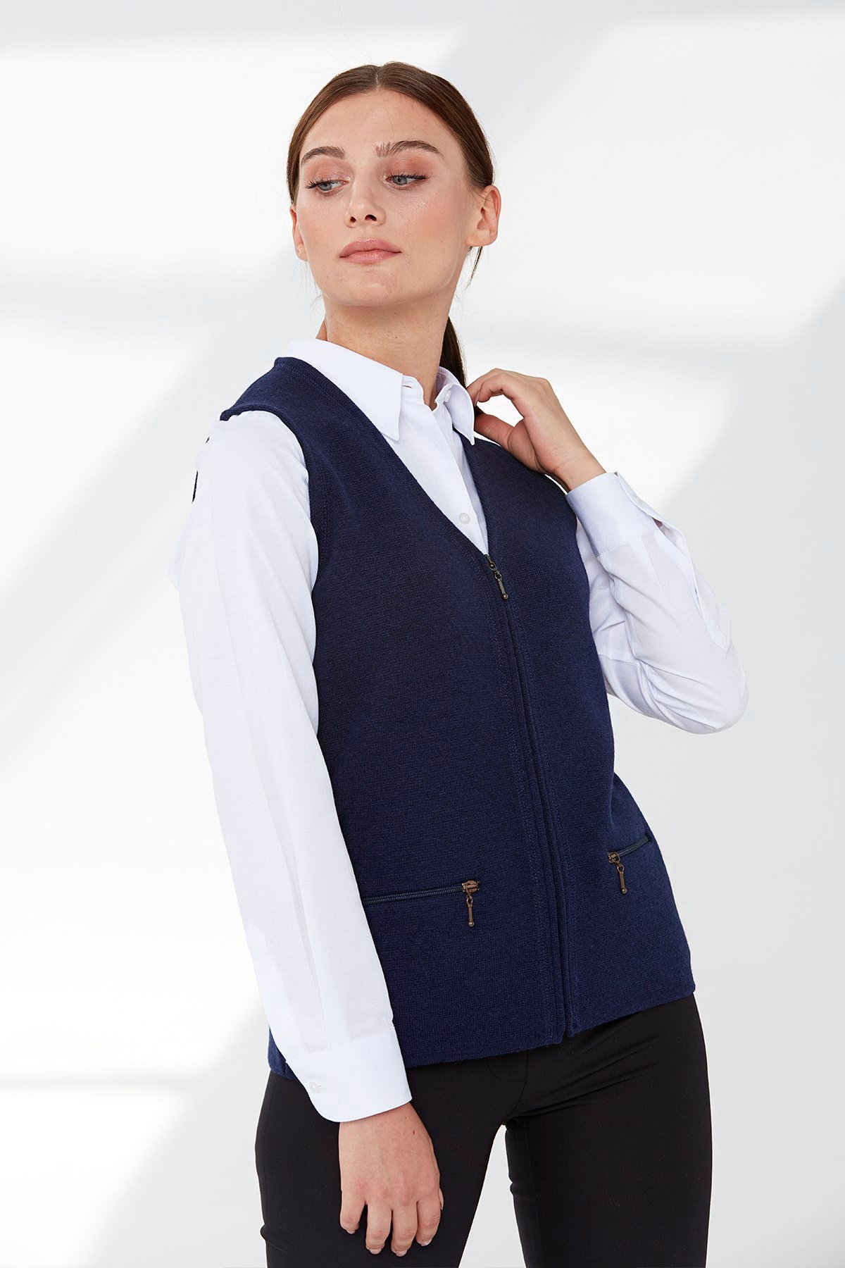 21003Kadın Çelik Örgü Cebi Fermuarlı Düz Triko Yelek Y.A.Lacivert