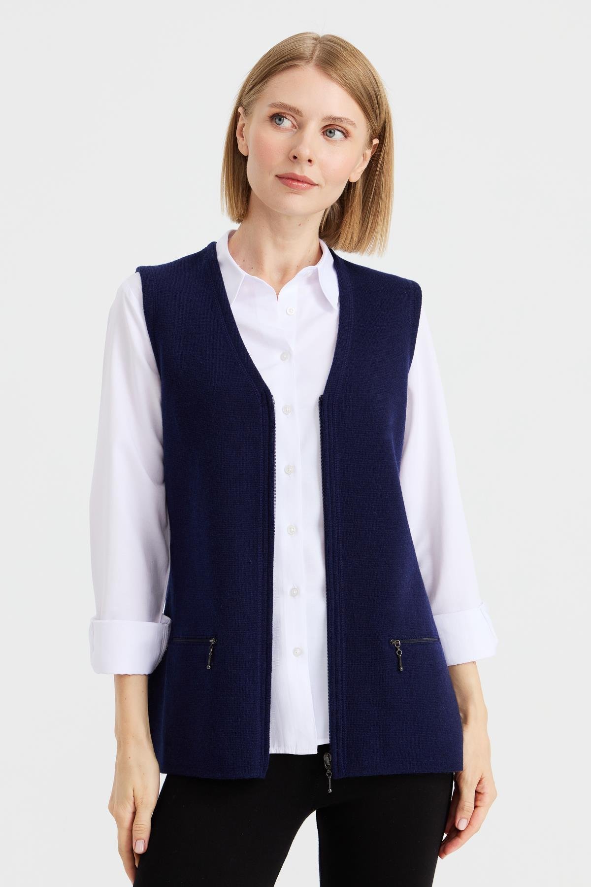 22003Kadın Çelik Örgü Cebi Fermuarlı Düz Triko Yelek Y.A.Lacivert