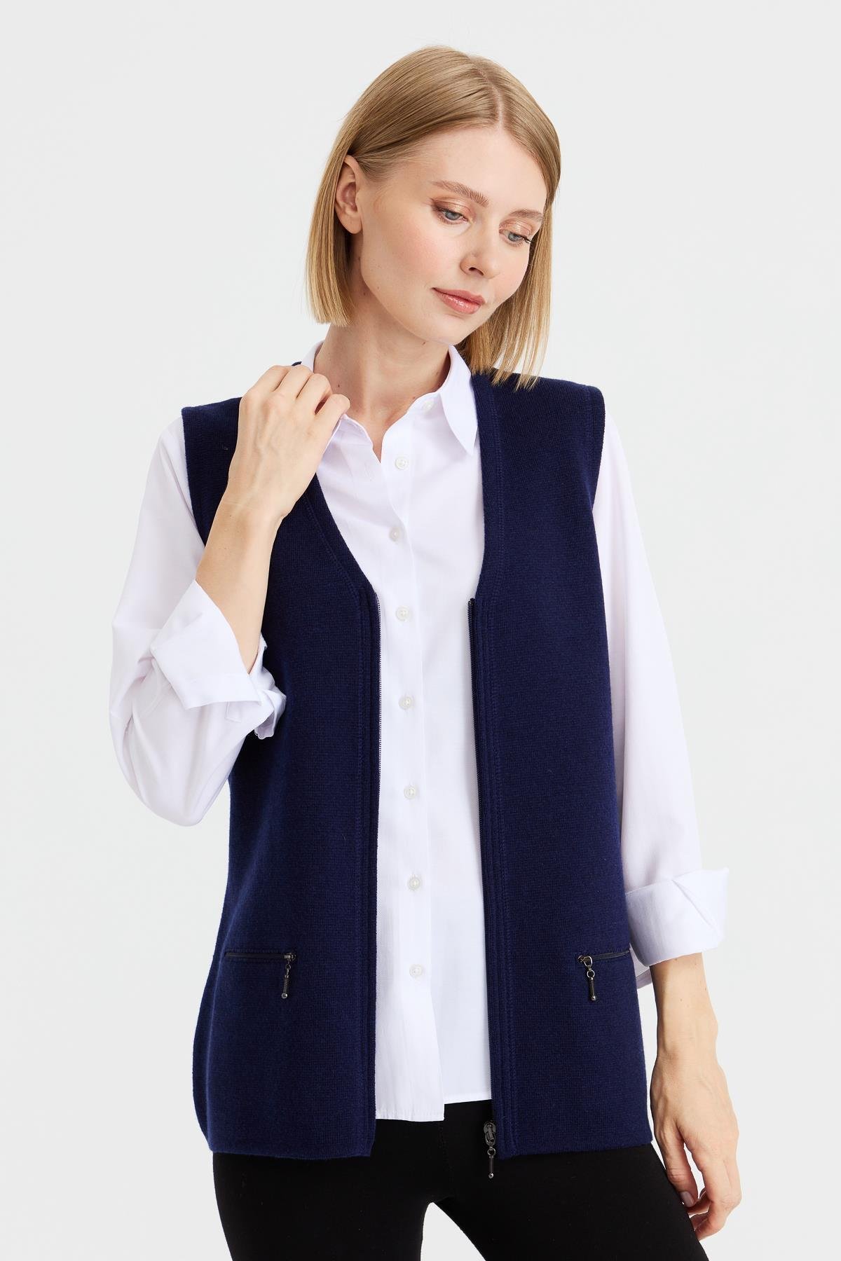 22003Kadın Çelik Örgü Cebi Fermuarlı Düz Triko Yelek Y.A.Lacivert