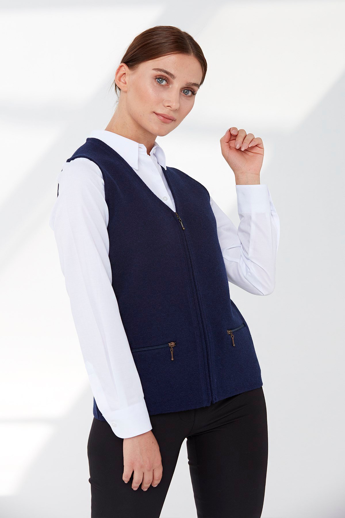 21003Kadın Çelik Örgü Cebi Fermuarlı Düz Triko Yelek Y.A.Lacivert