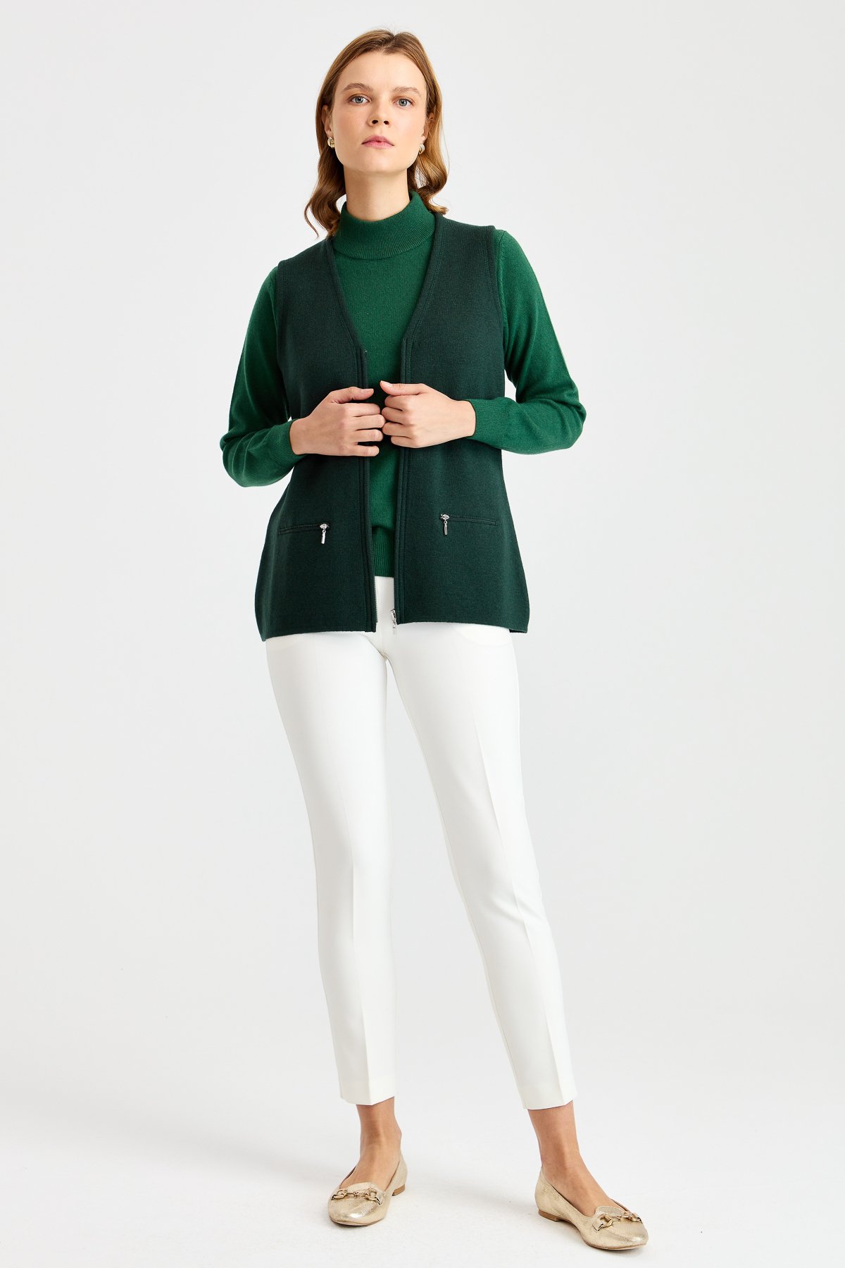 22003Женский шерстяной жилет зеленый