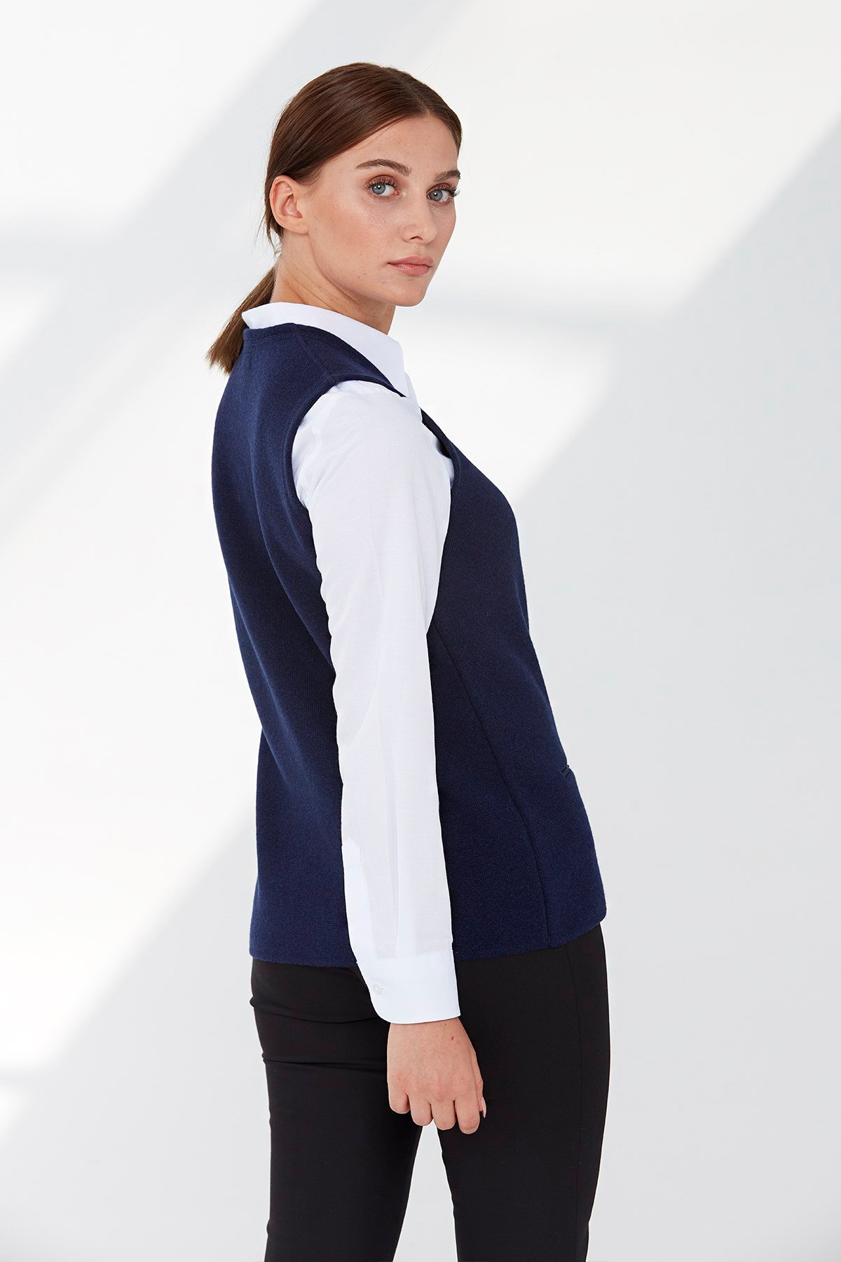21003Kadın Çelik Örgü Cebi Fermuarlı Düz Triko Yelek Y.A.Lacivert