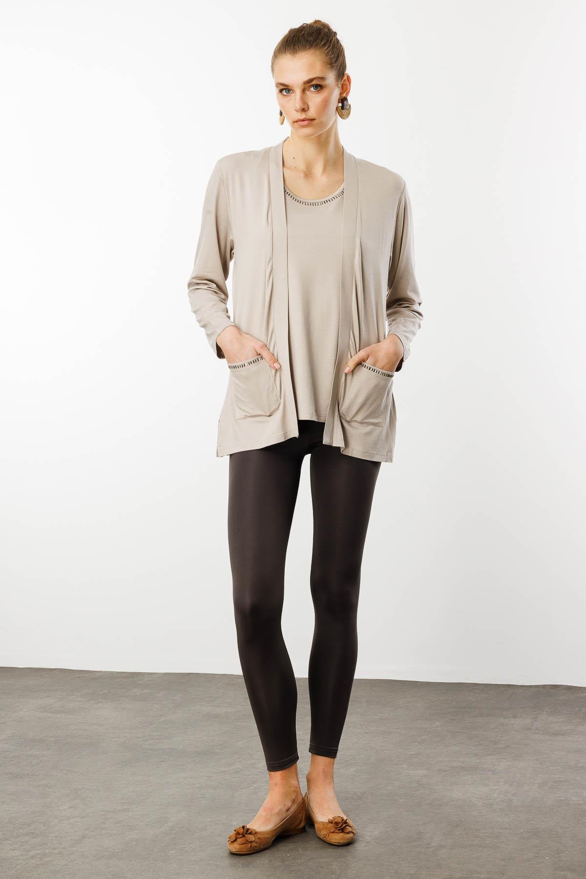 25756Kadın Cepleri Taşlı Yazlık Hırka Bej