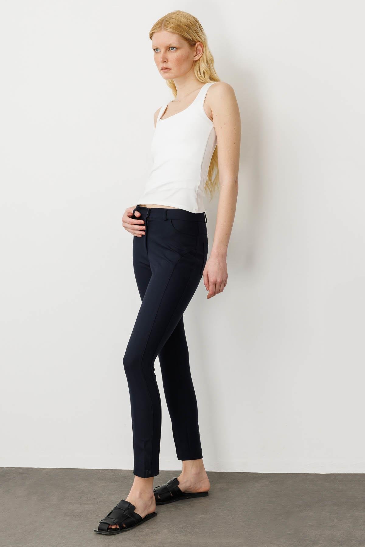 22901Kadın Cepleri Zımbalı Klasik Pantolon Lacivert