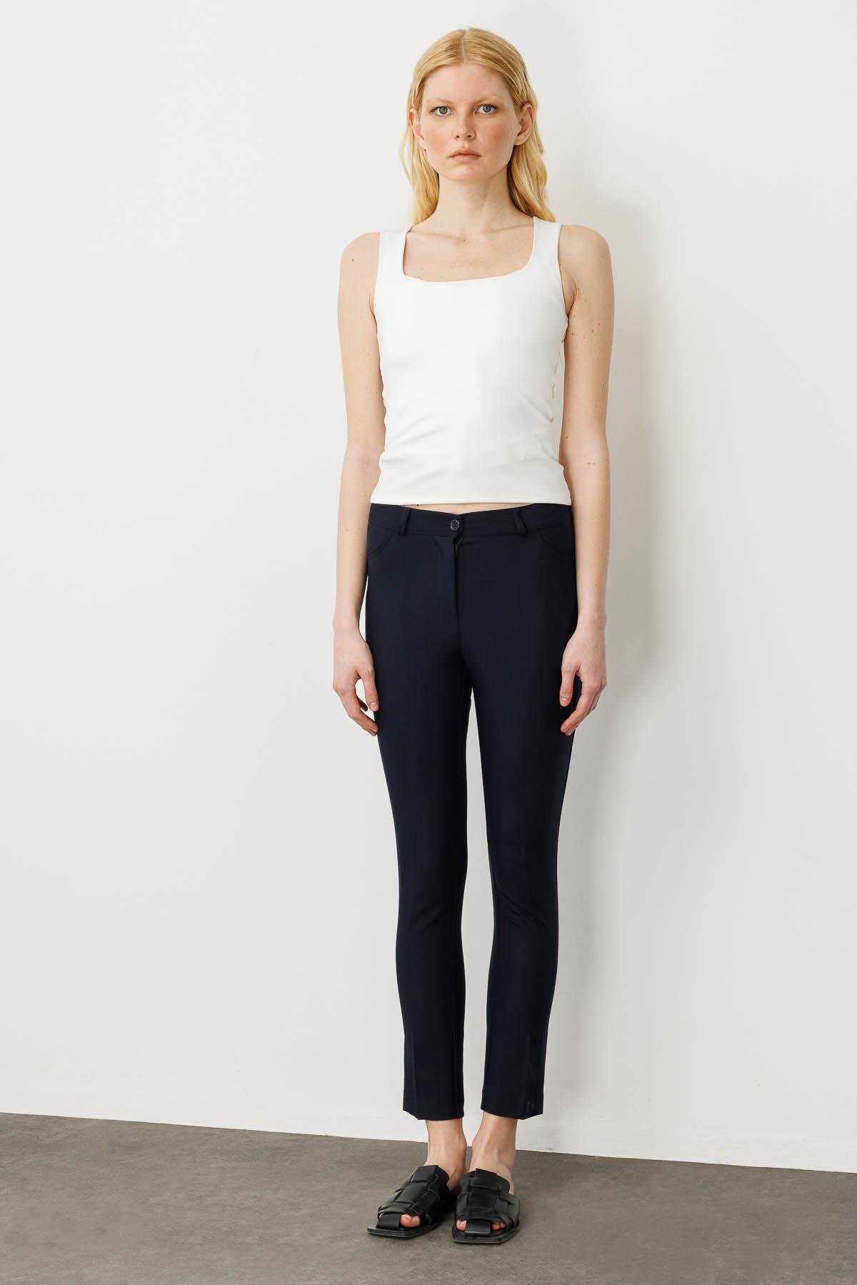 22901Kadın Cepleri Zımbalı Klasik Pantolon Lacivert