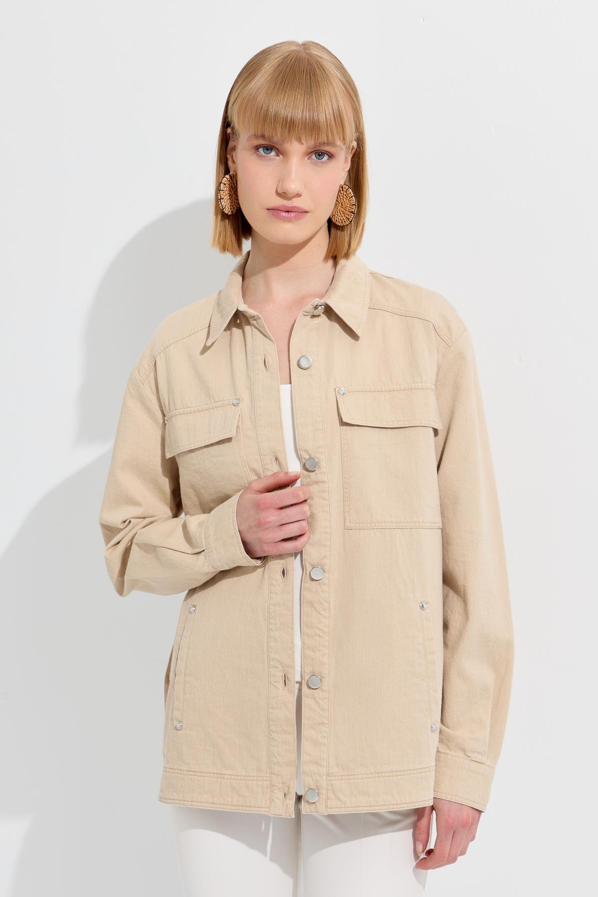 KMY24095Kadın Cepleri Zımbalı Kot Ceket Susam