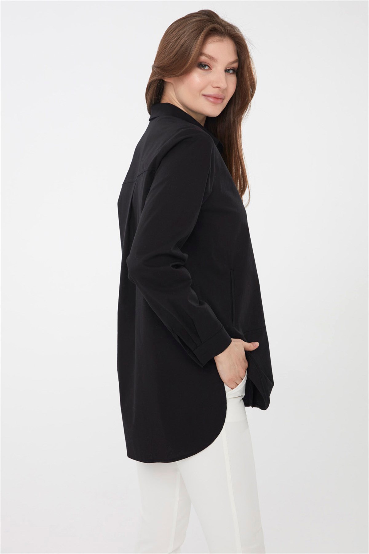 22807Kadın Cepli Koton Gömlek Siyah