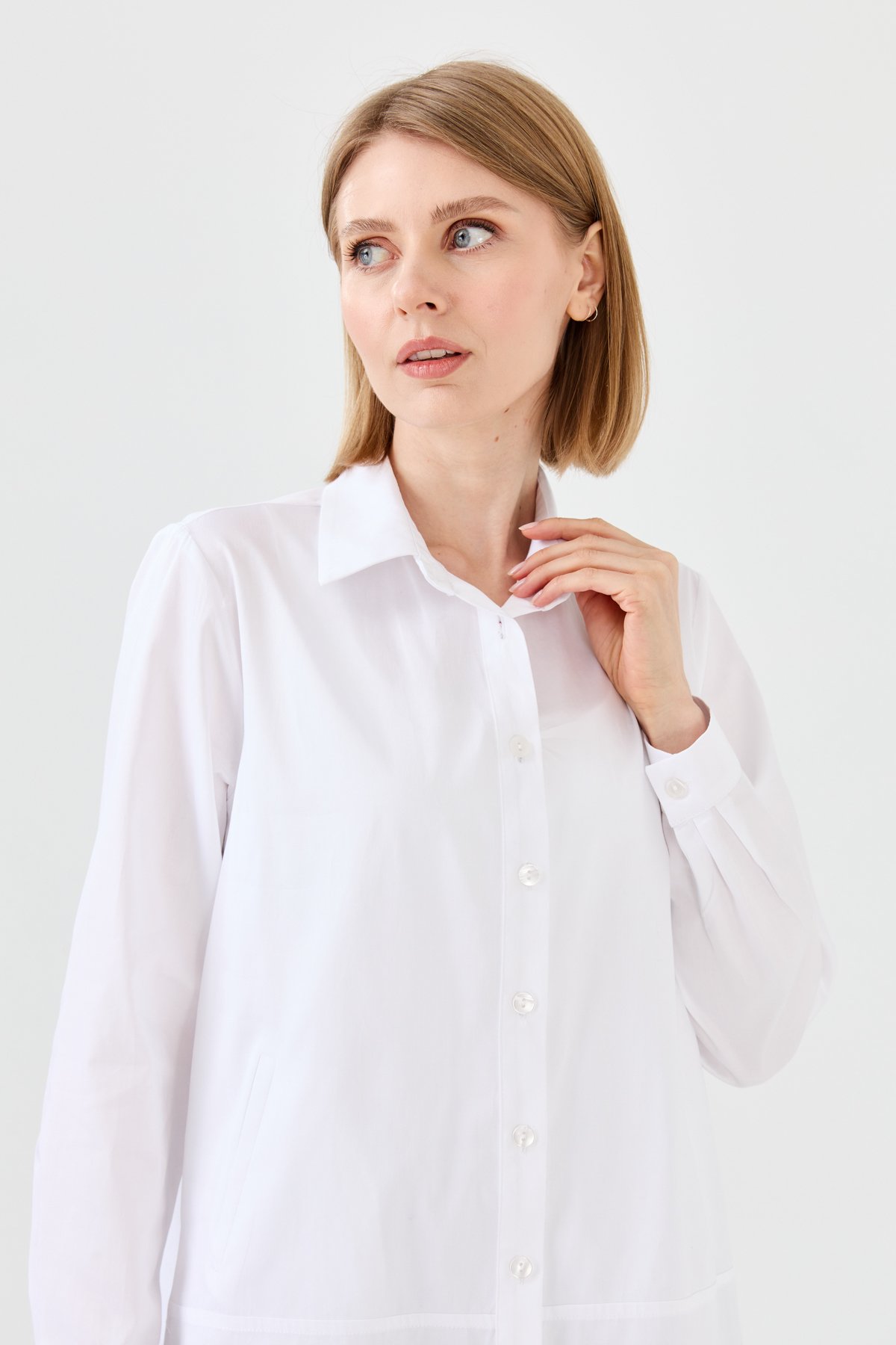 23853Kadın Cepli Saten Gömlek Beyaz