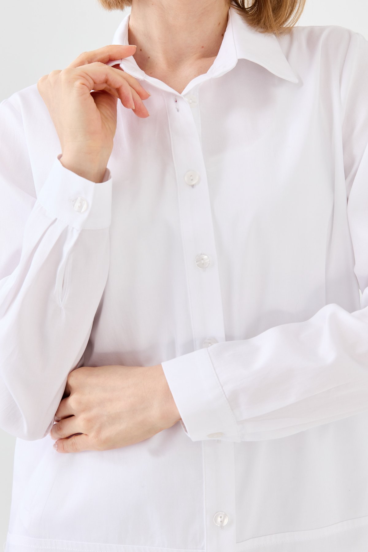 23853Kadın Cepli Saten Gömlek Beyaz