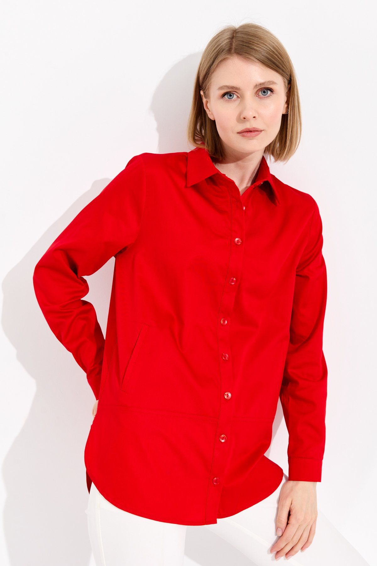 23853Kadın Cepli Saten Gömlek Kırmızı