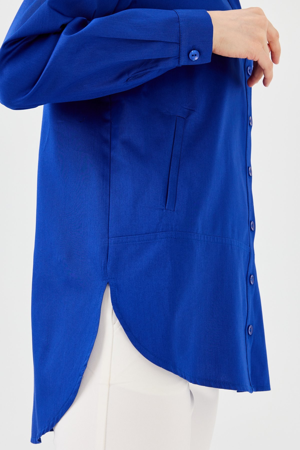 23853Kadın Cepli Saten Gömlek Saks