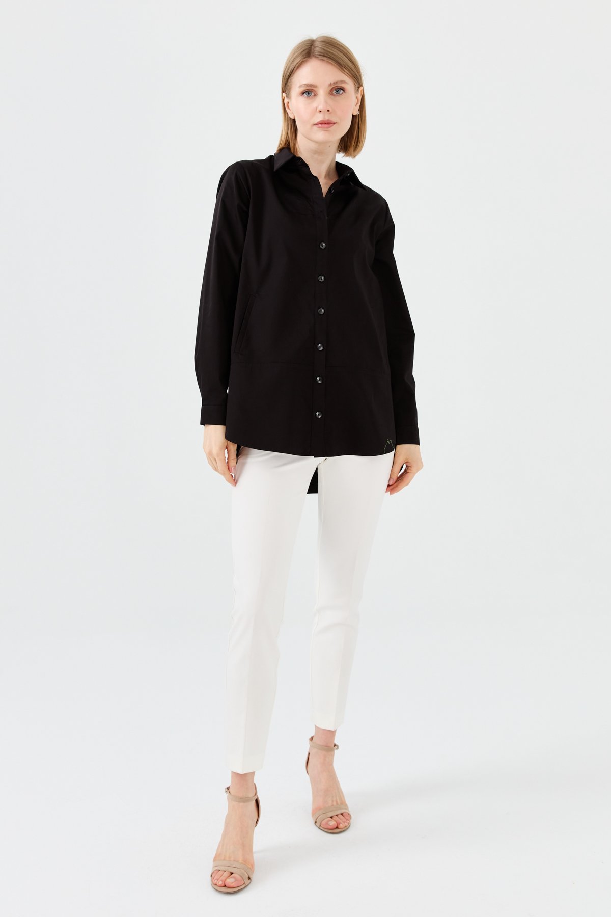 23853Kadın Cepli Saten Gömlek Siyah