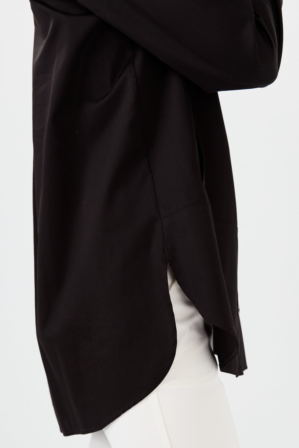 23853Kadın Cepli Saten Gömlek Siyah