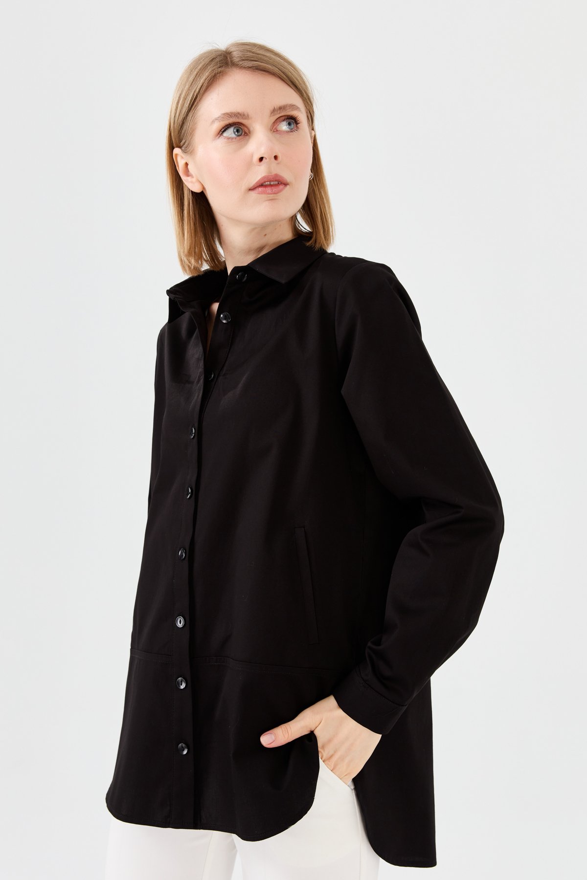 23853Kadın Cepli Saten Gömlek Siyah