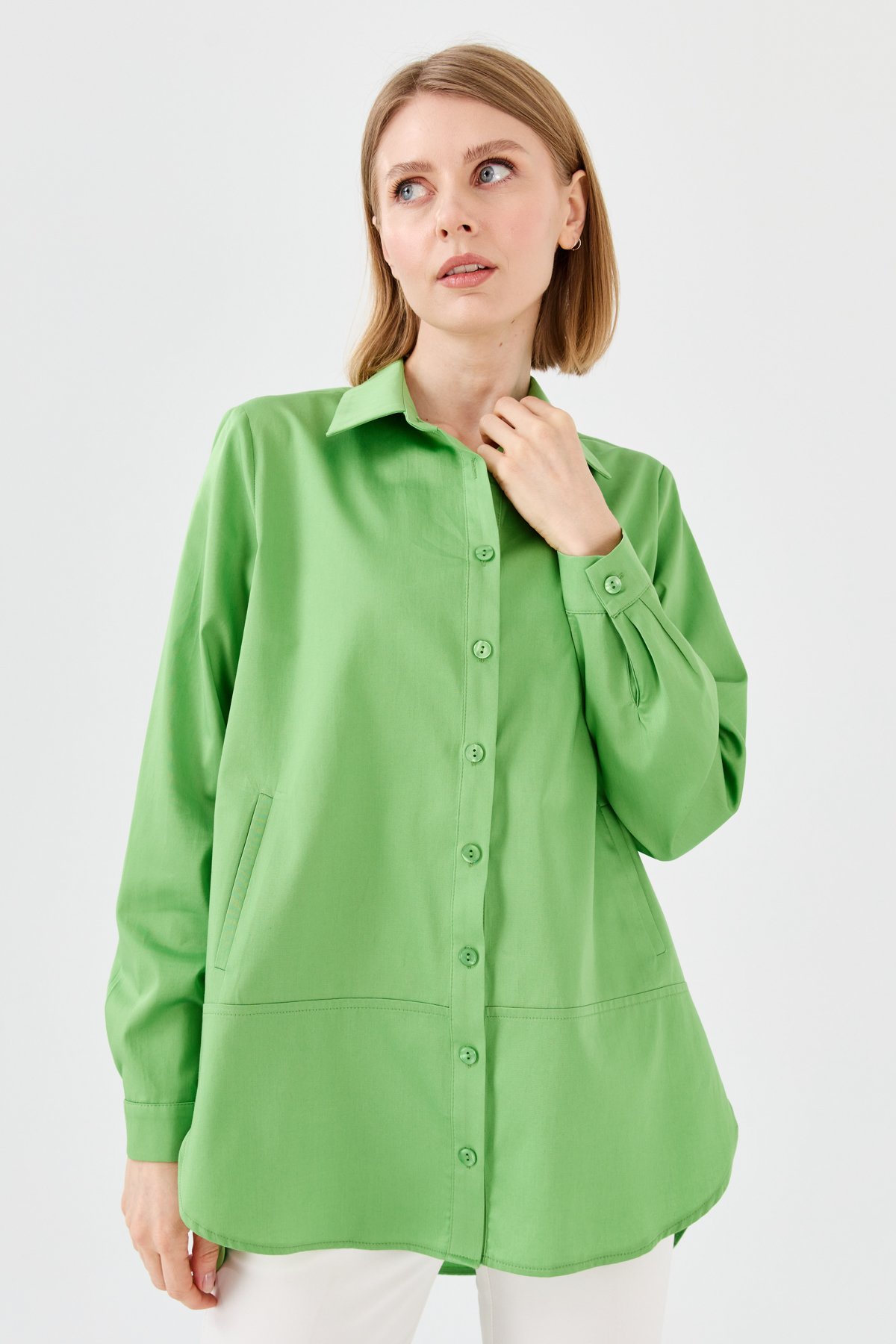 23853Kadın Cepli Saten Gömlek Yeşil