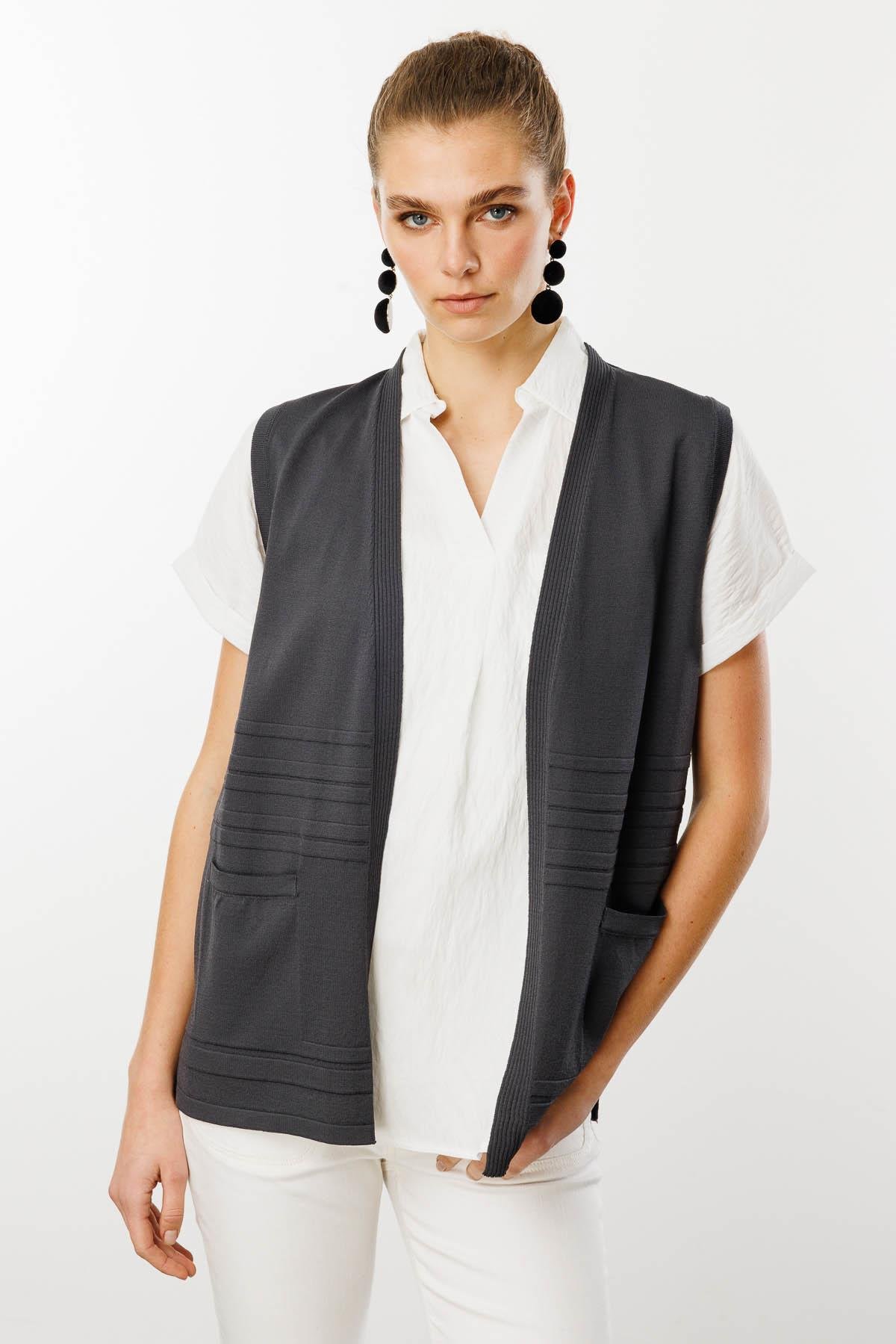 25350Kadın Cepli Yazlık Triko Yelek Gri