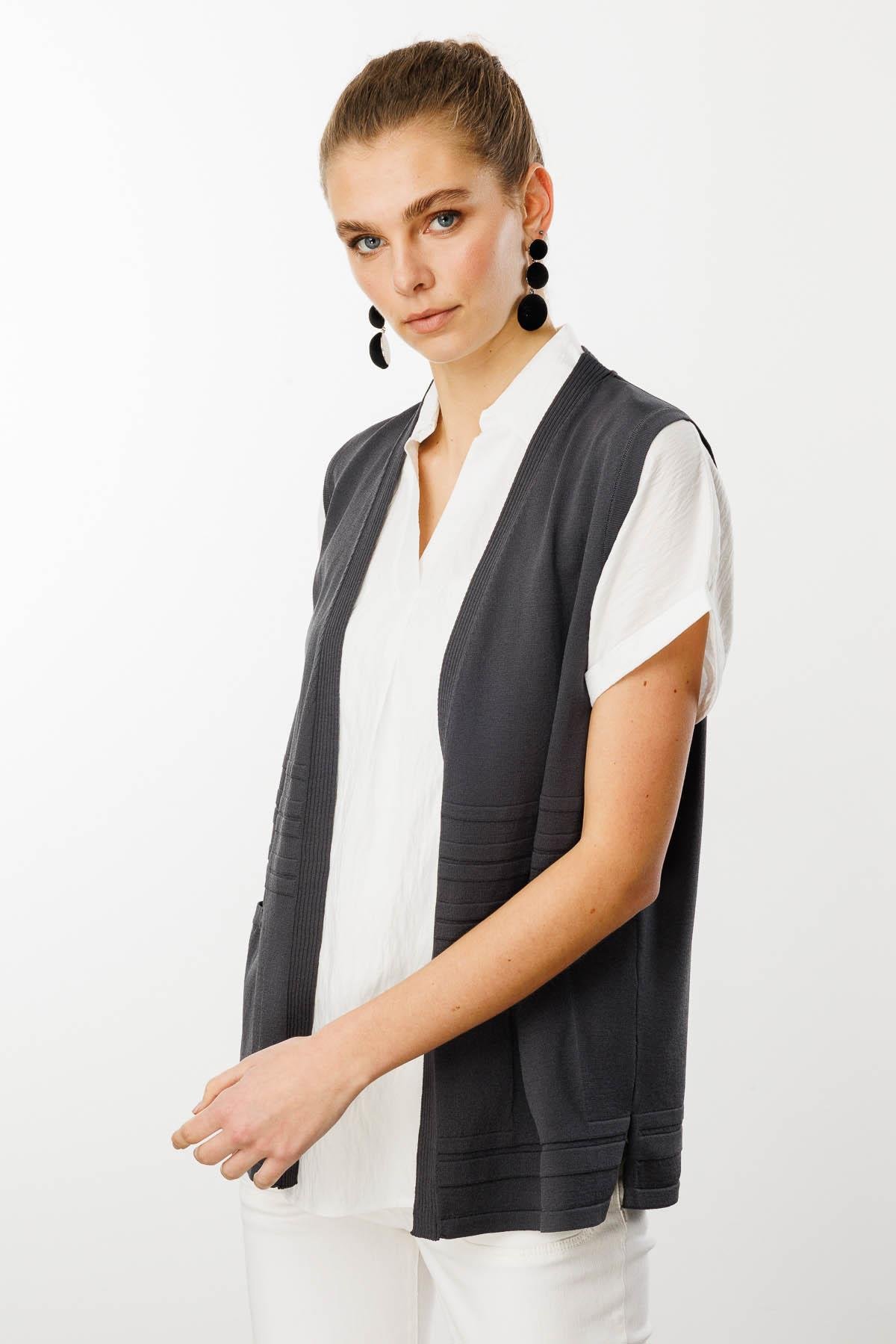25350Kadın Cepli Yazlık Triko Yelek Gri