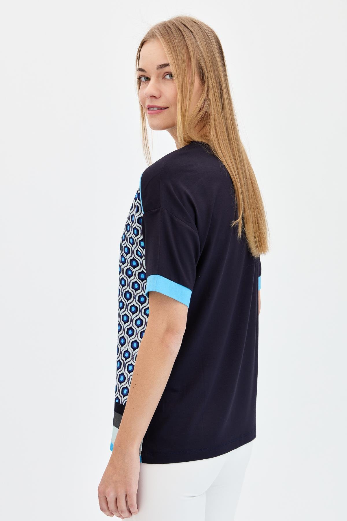 23724Kadın Çiçek Desenli Penye T-shirt Lacivert