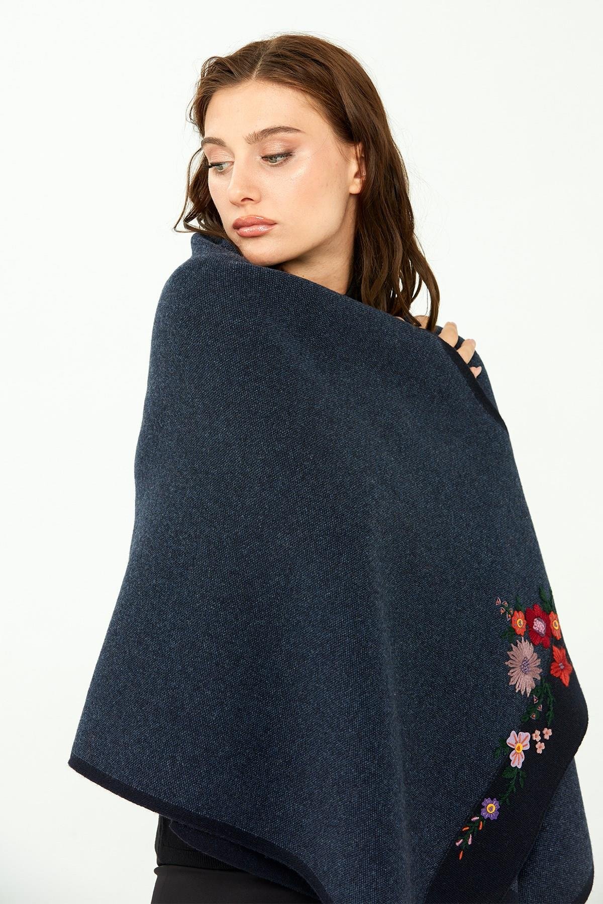 23154Kadın Çiçek İşlemeli Triko Şal K.Lacivert