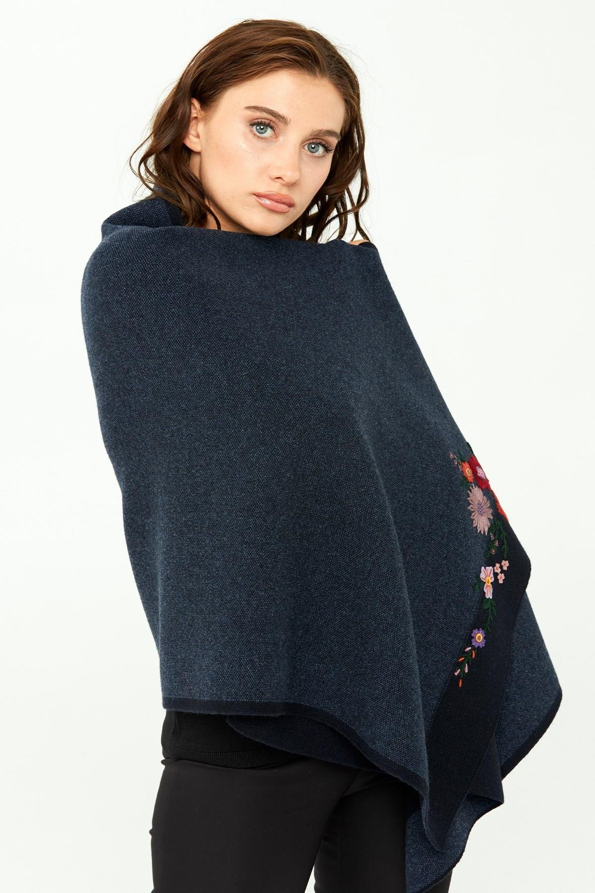 23154Kadın Çiçek İşlemeli Triko Şal K.Lacivert