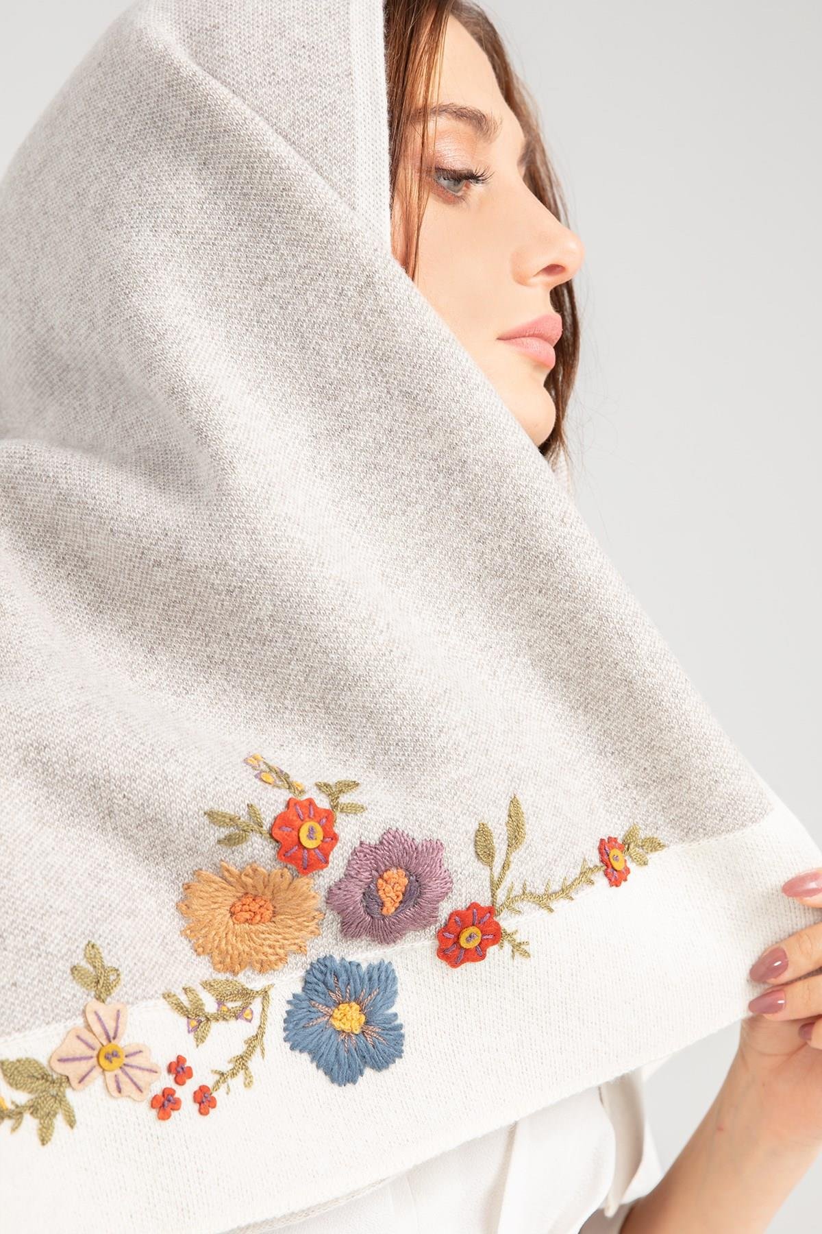 23154Kadın Çiçek İşlemeli Triko Şal Kemik