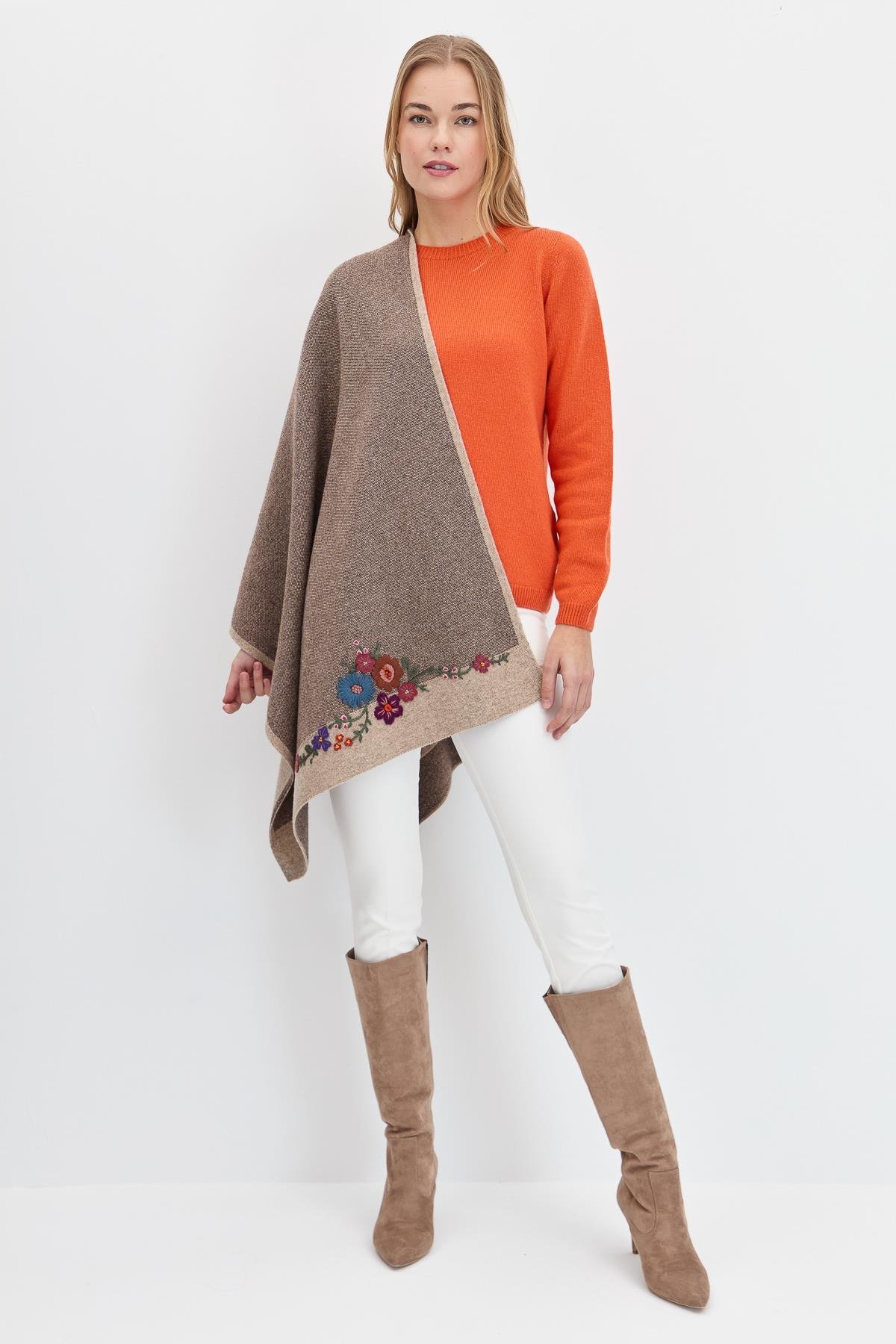 23154Kadın Çiçek İşlemeli Triko Şal K.Bej