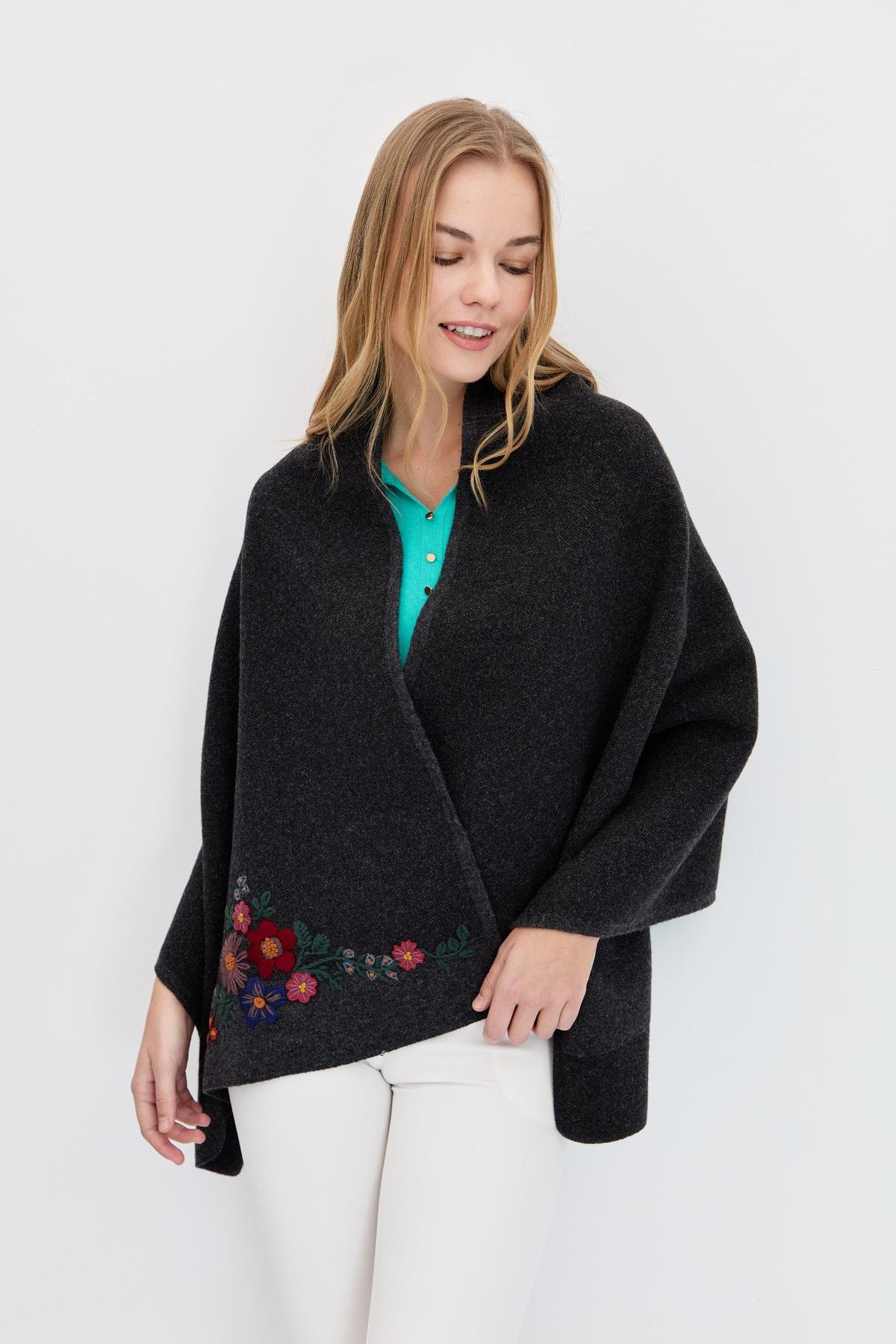 23154Kadın Çiçek İşlemeli Triko Şal K.Füme