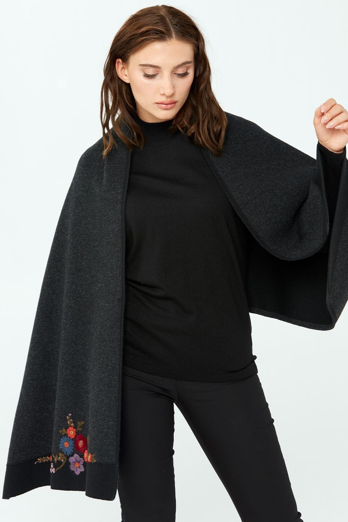 23154Kadın Çiçek İşlemeli Triko Şal Siyah