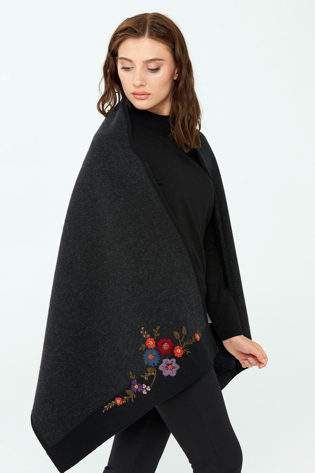 23154Kadın Çiçek İşlemeli Triko Şal Siyah