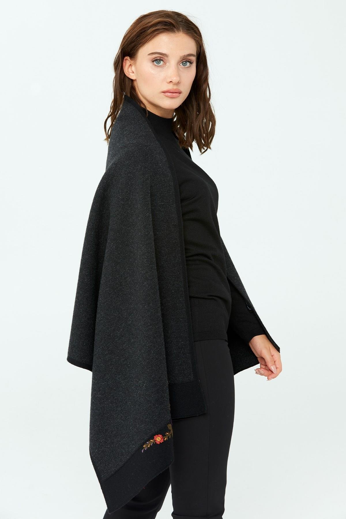 23154Kadın Çiçek İşlemeli Triko Şal Siyah