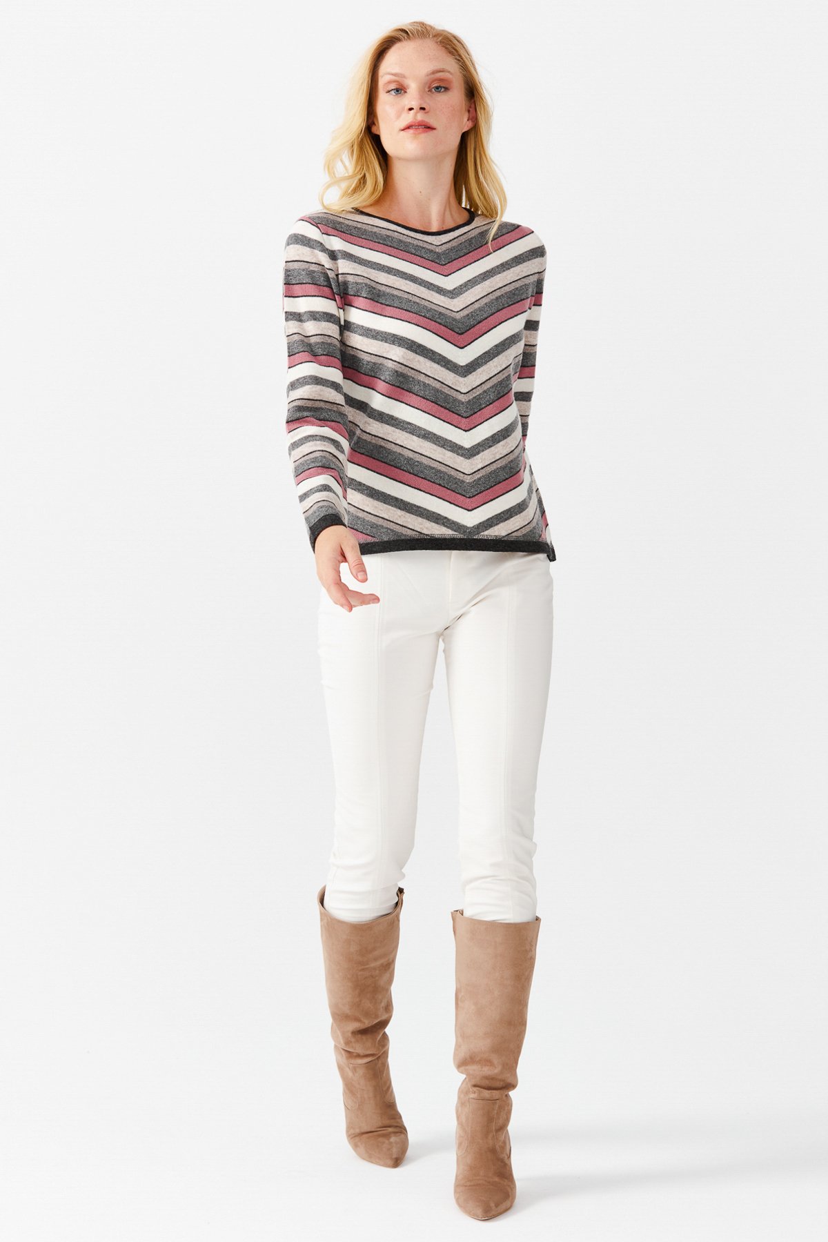 22293Женский шерстяной свитер темно- серый