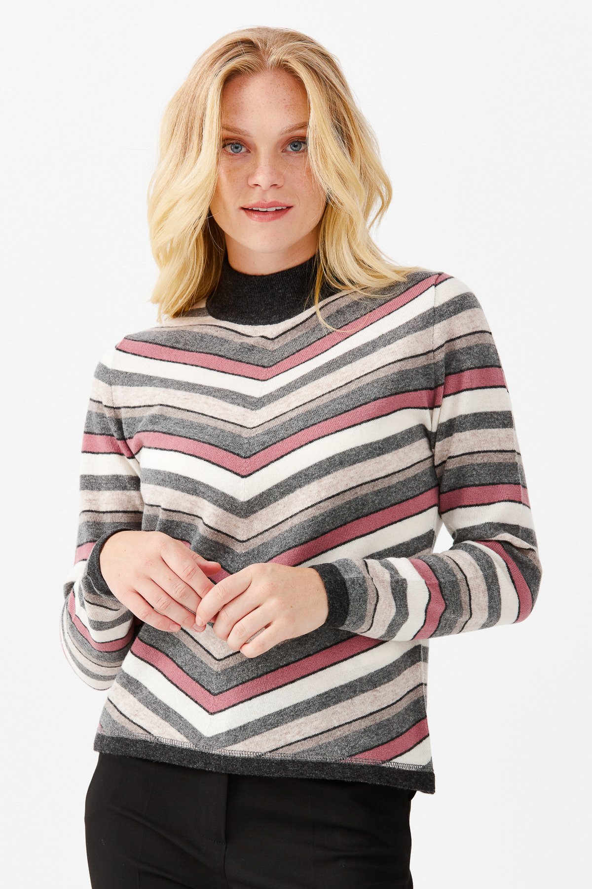 22292Женский шерстяной свитер серый