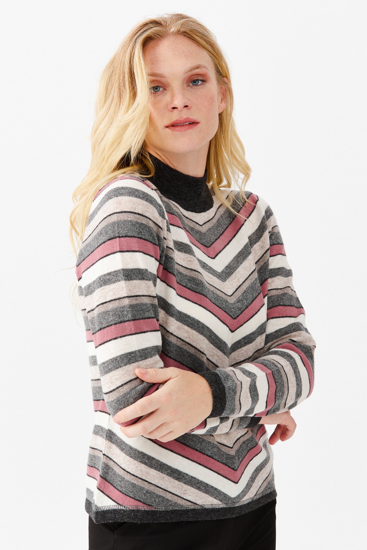 22292Женский шерстяной свитер серый